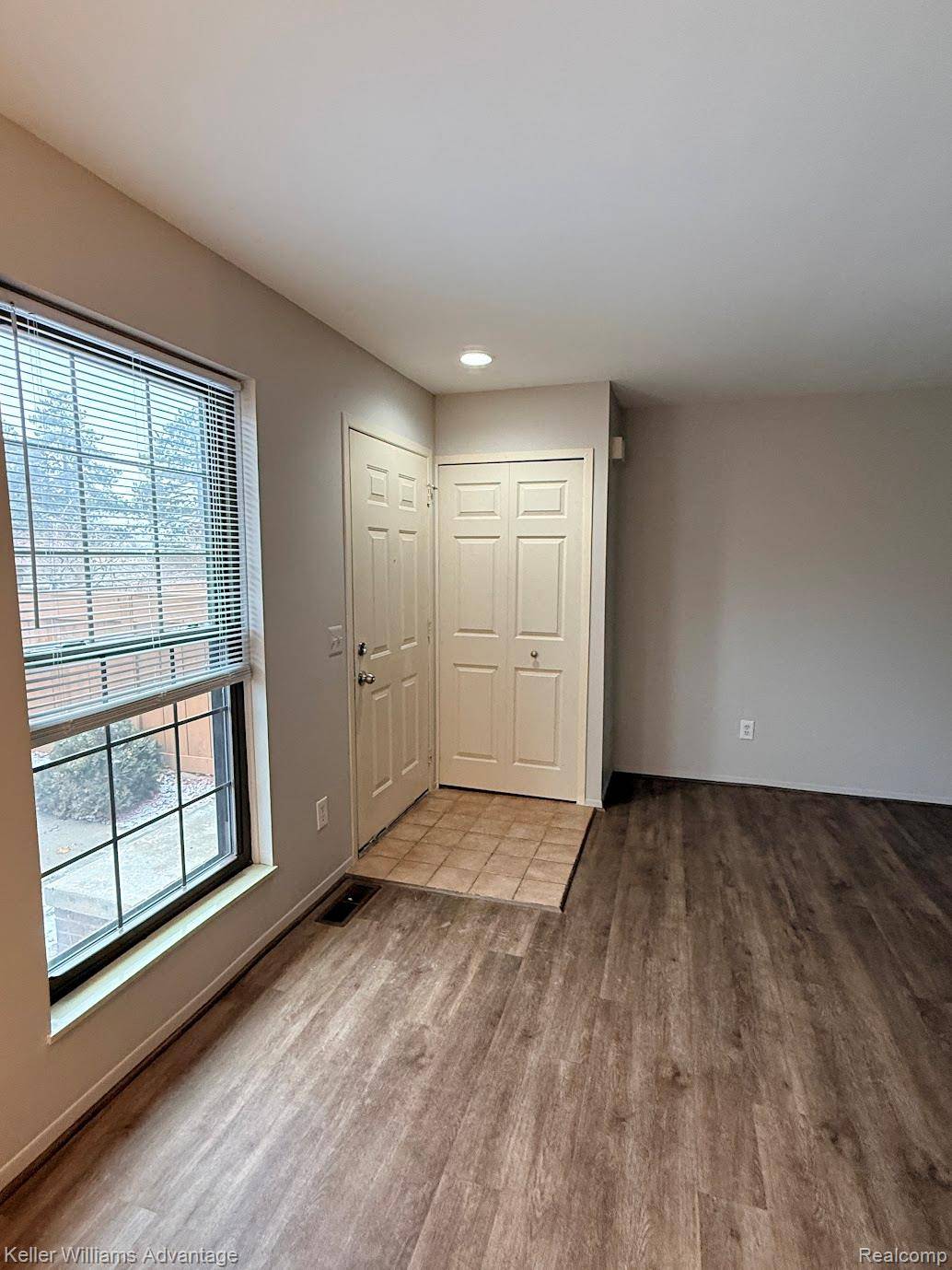 Novi, MI 48375,22242 EDGEWATER #146