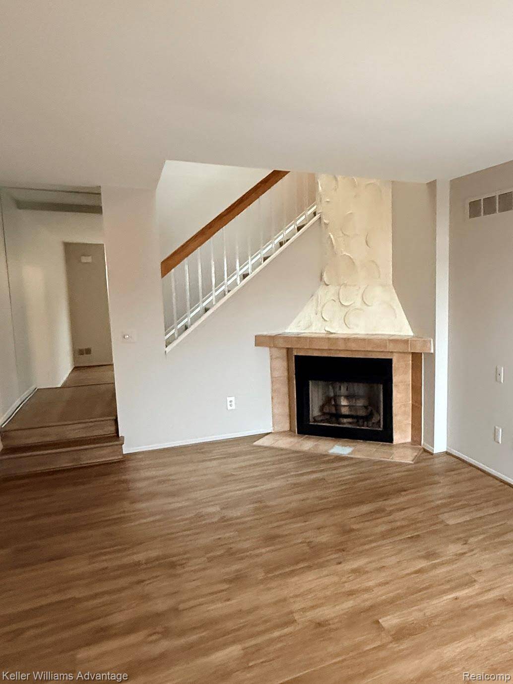 Novi, MI 48375,22242 EDGEWATER #146