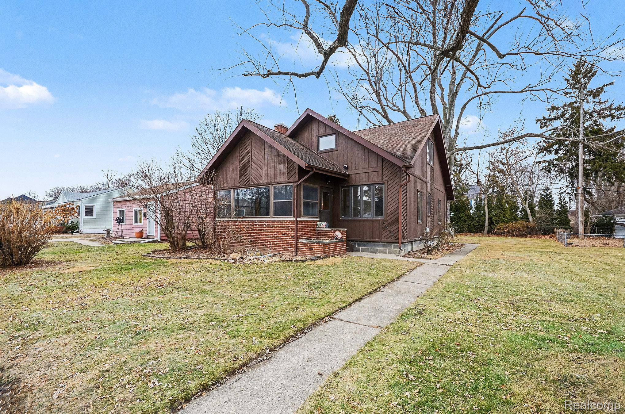 St. Clair Shores, MI 48082,23043 Francis ST E