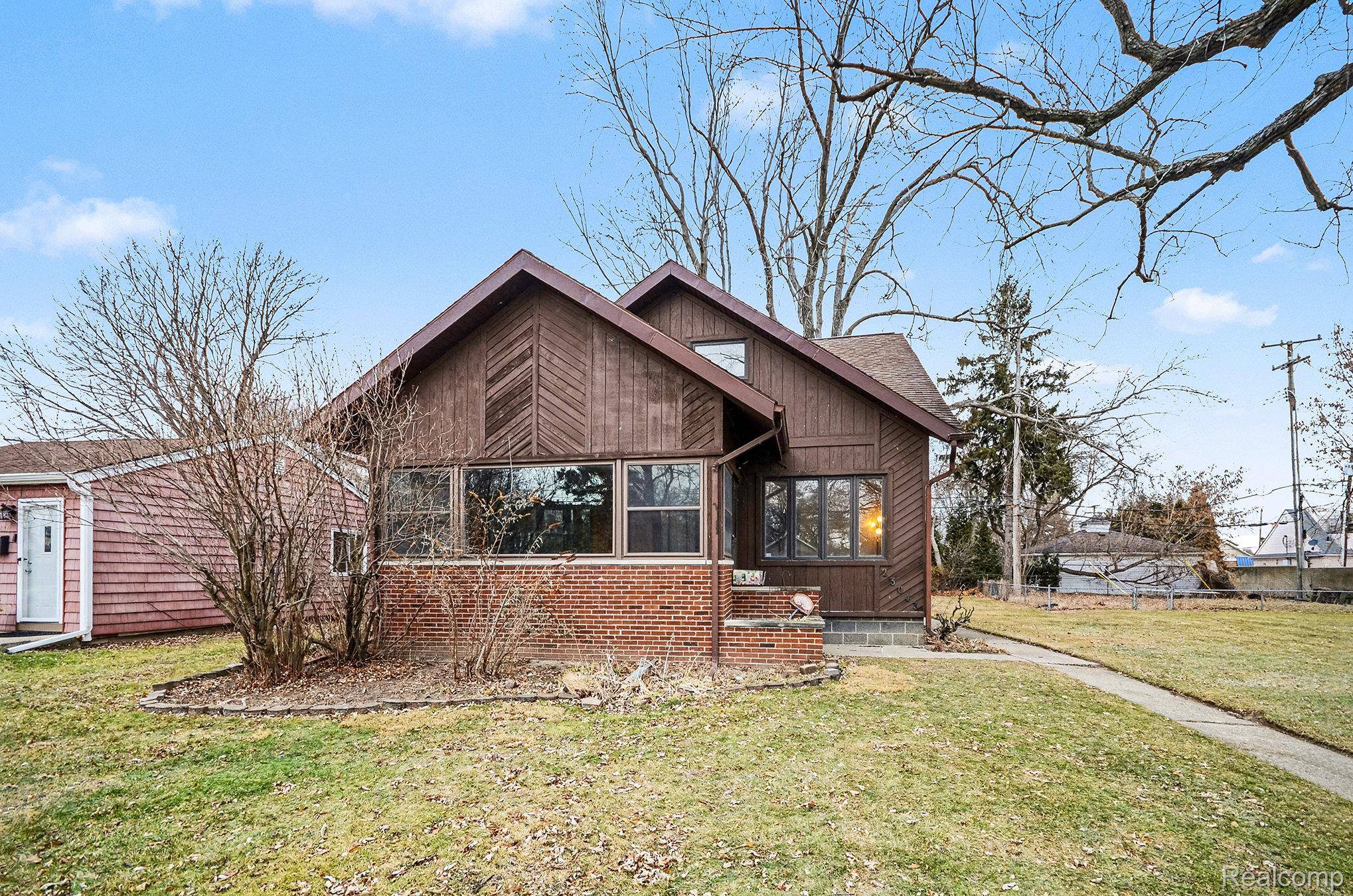 St. Clair Shores, MI 48082,23043 Francis ST E