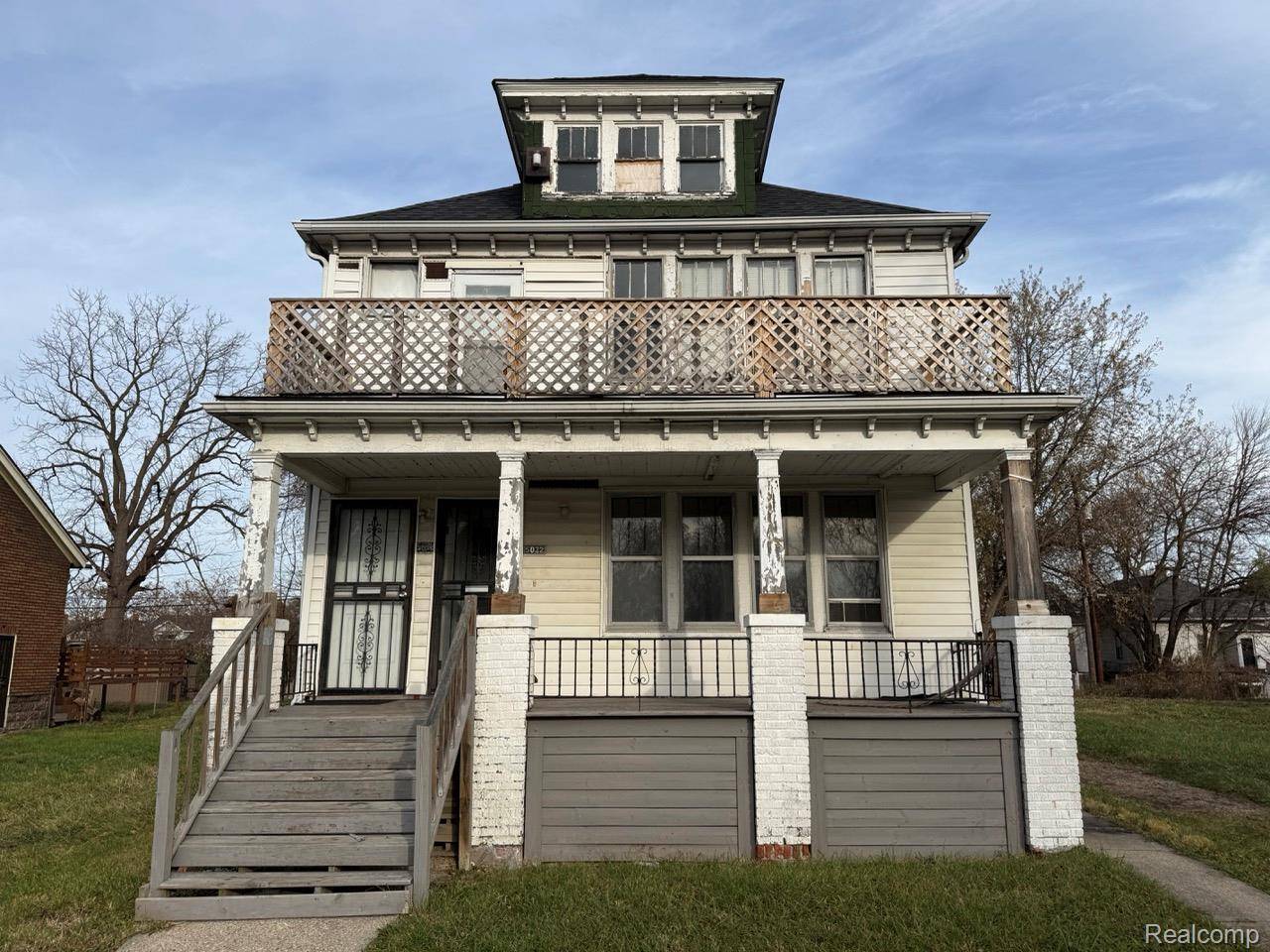 Detroit, MI 48213,5072 Garland ST