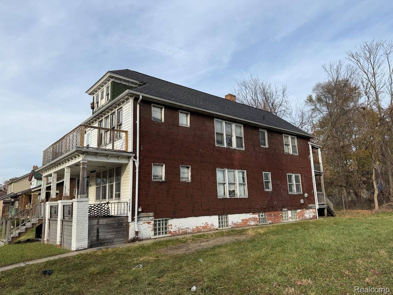 Detroit, MI 48213,5072 Garland ST