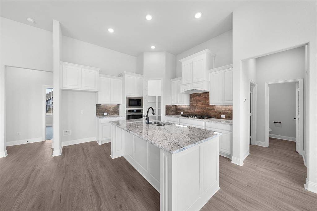 Mclendon Chisholm, TX 75032,432 Estate