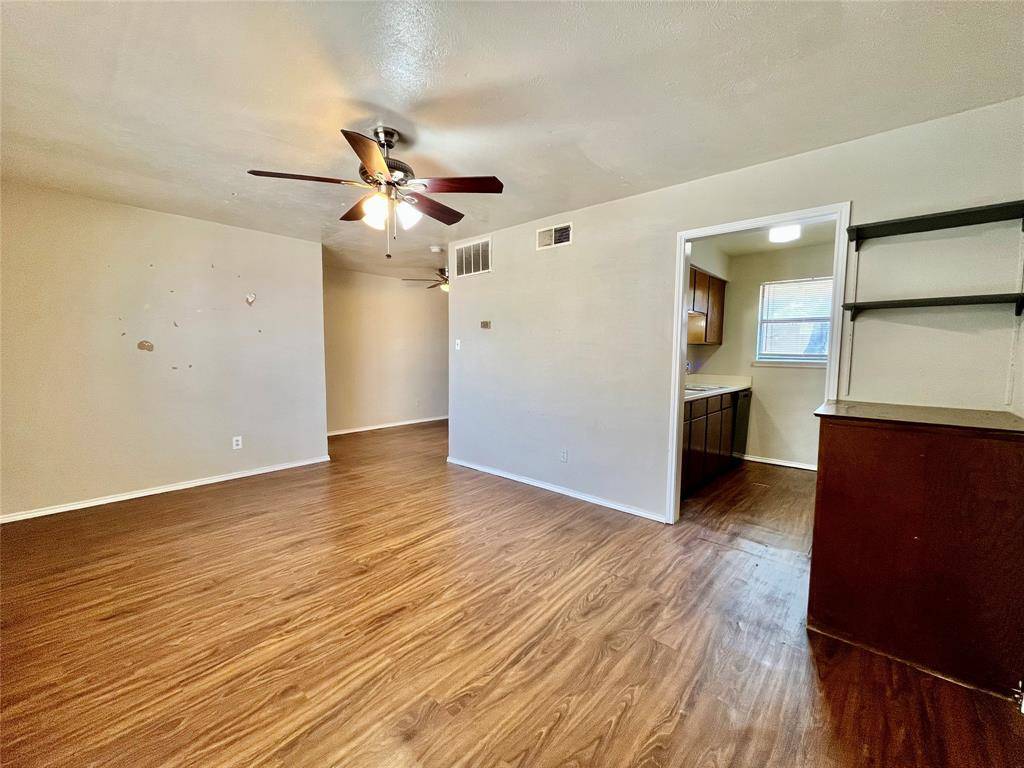 Denton, TX 76201,2526 W Prairie Street #204