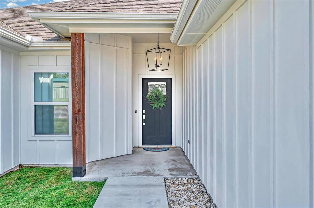 Clifton, TX 76634,910 S Avenue J