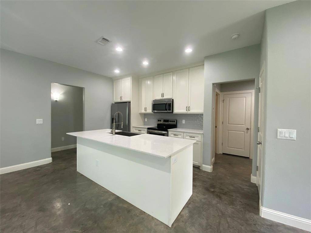 Denison, TX 75020,1004 S Armstrong Avenue