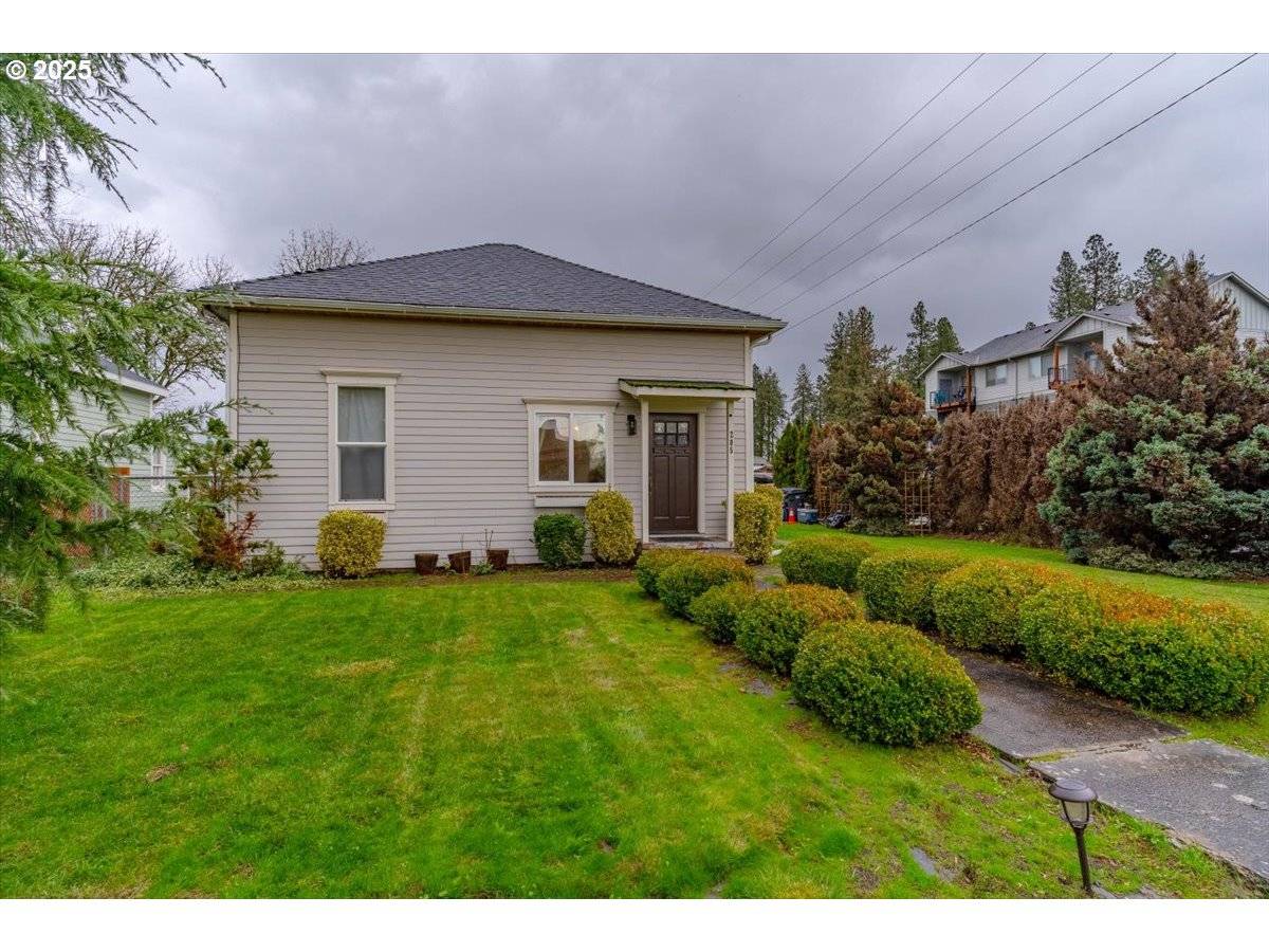 Jefferson, OR 97352,205 N 3RD ST