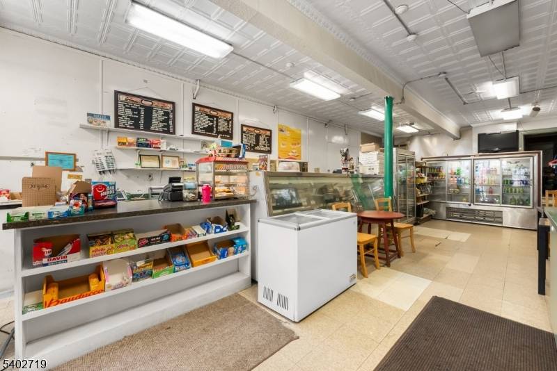 Clifton City, NJ 07013,117 Valley Rd