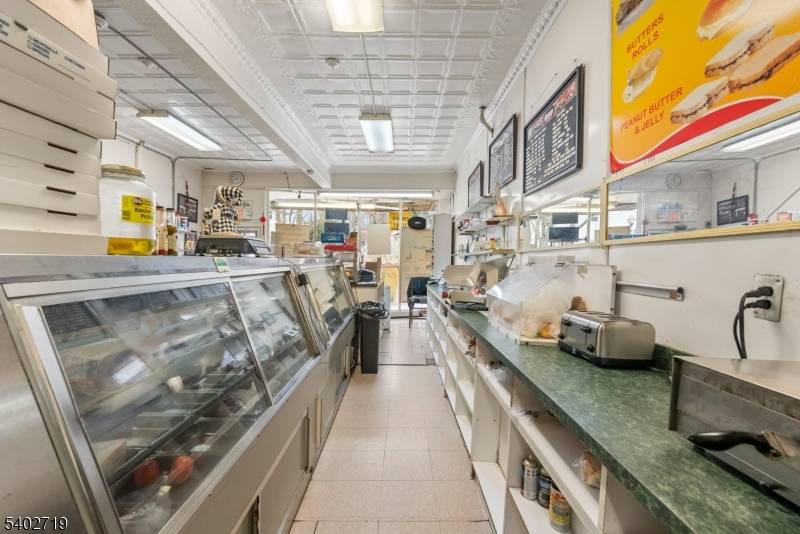 Clifton City, NJ 07013,117 Valley Rd