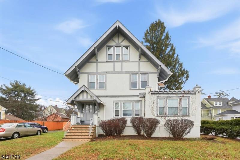 Morristown Town, NJ 07960,103 Early St