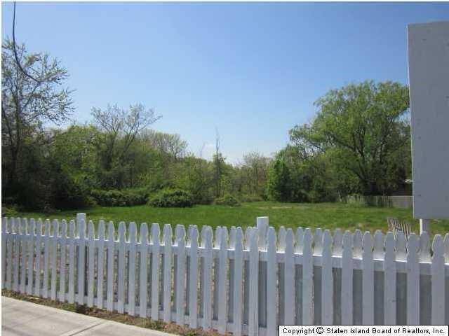 Staten Island, NY 10309,6401-6407 Amboy RD