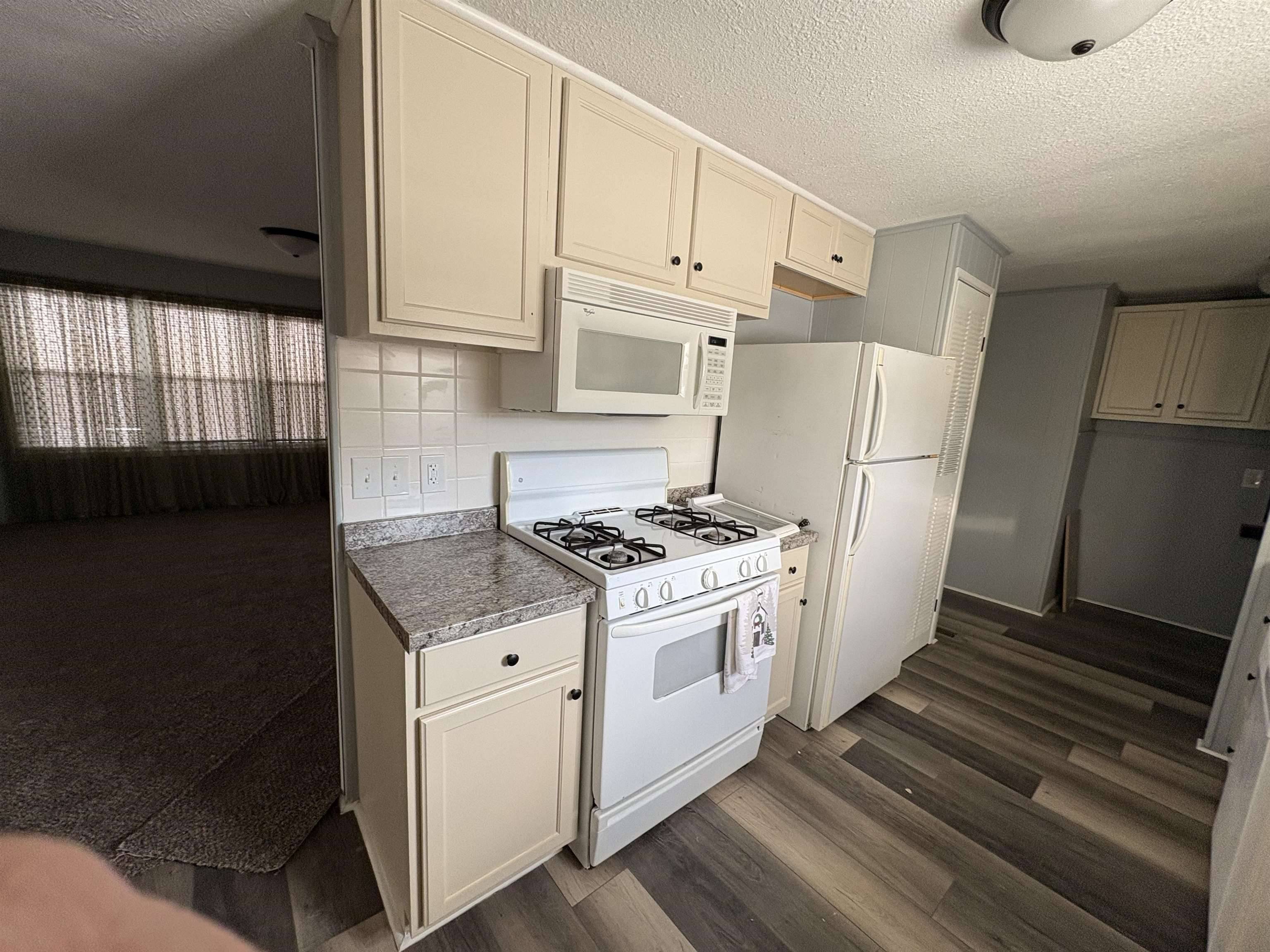 Clio, MI 48420,10304 Baker DR