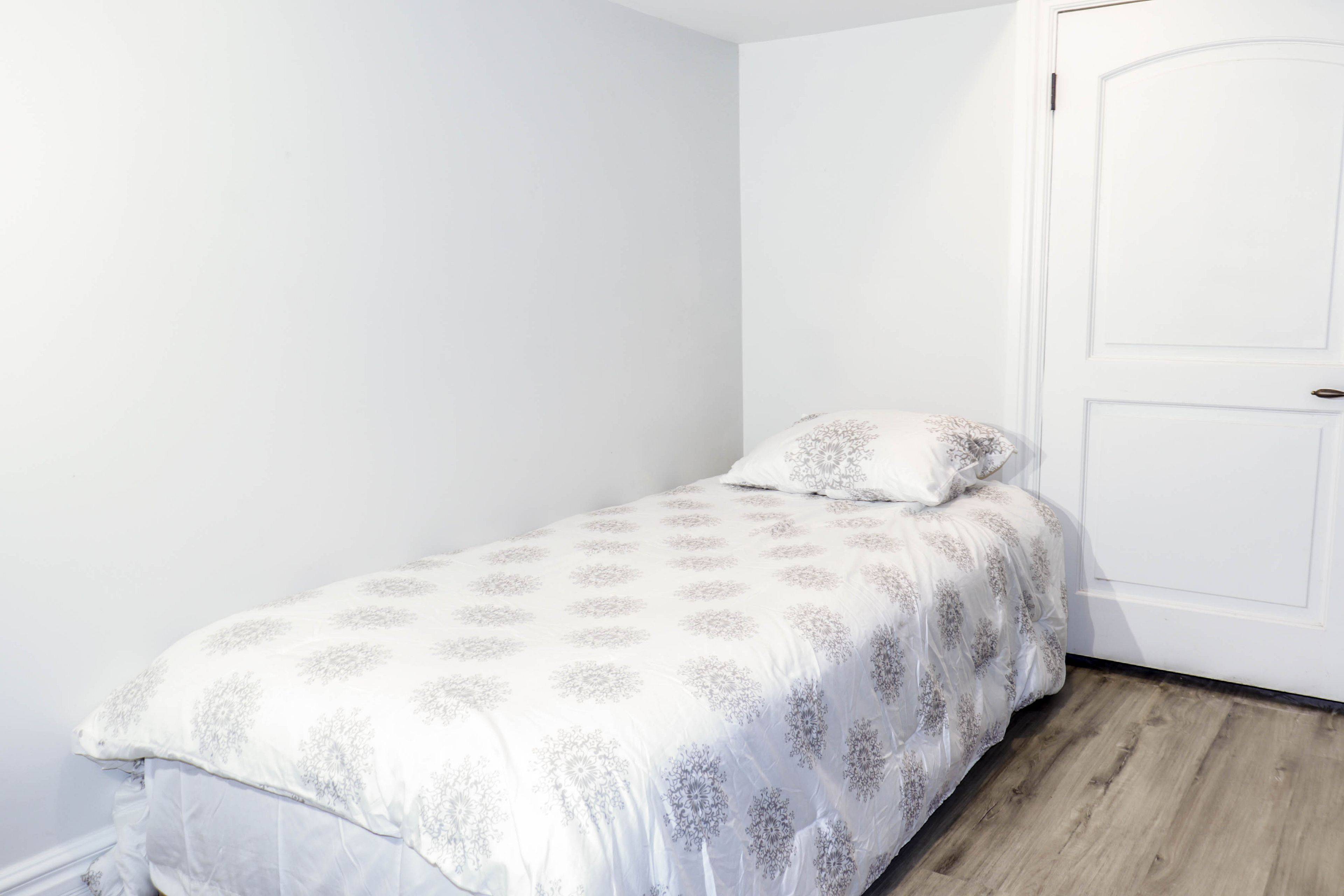 Toronto C01, ON M6J 2G6,222 Markham ST #Bsmt