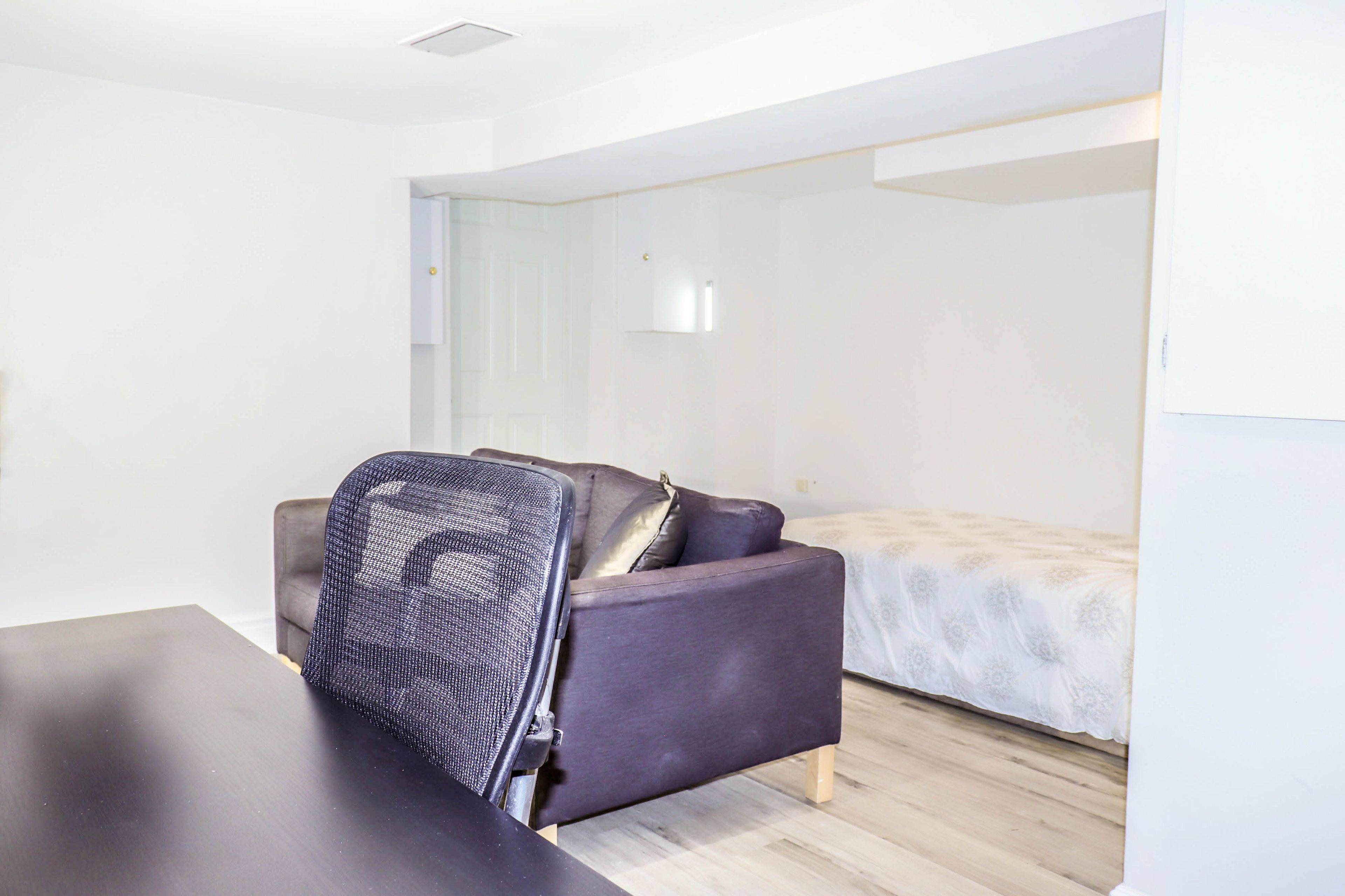 Toronto C01, ON M6J 2G6,222 Markham ST #Bsmt