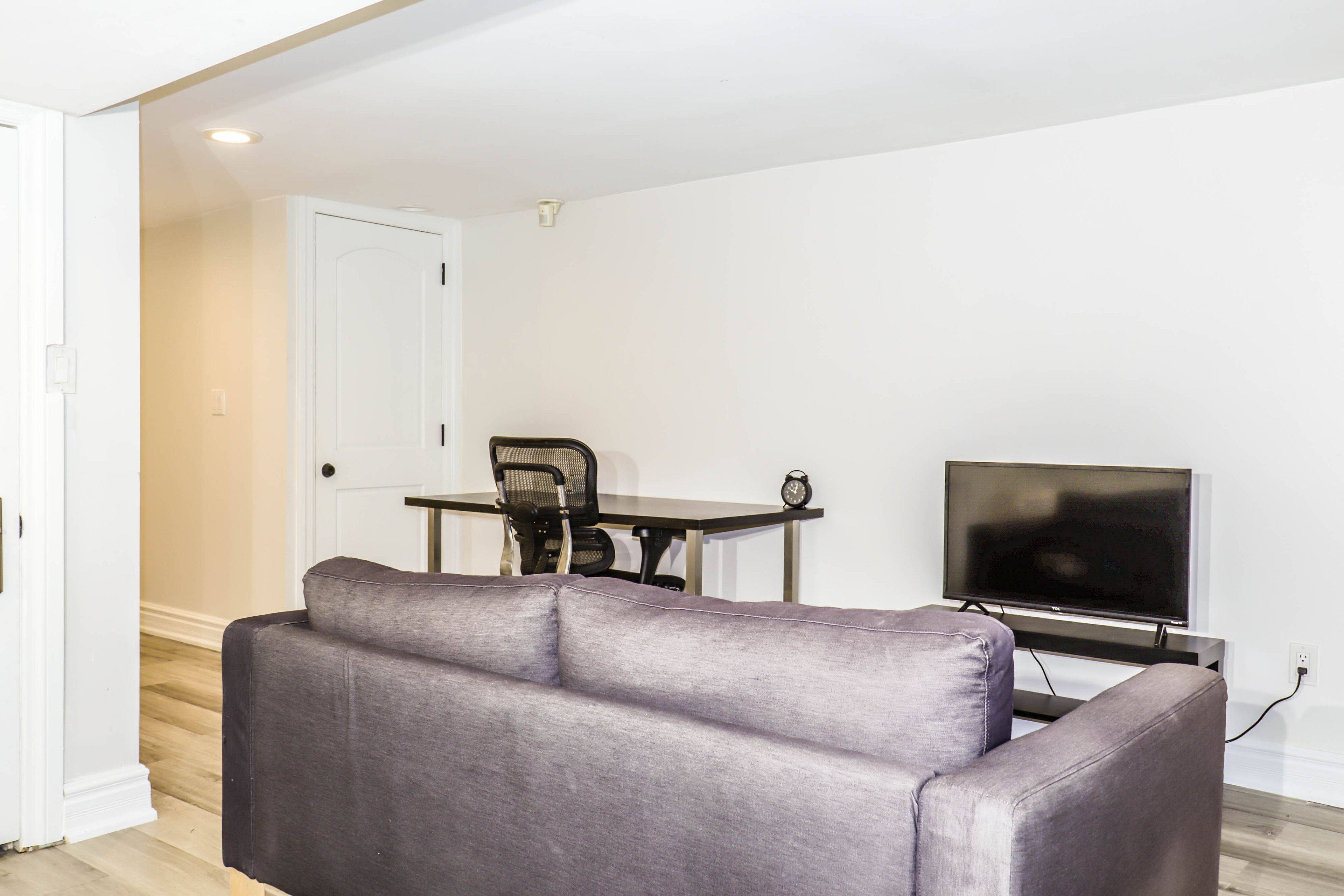 Toronto C01, ON M6J 2G6,222 Markham ST #Bsmt