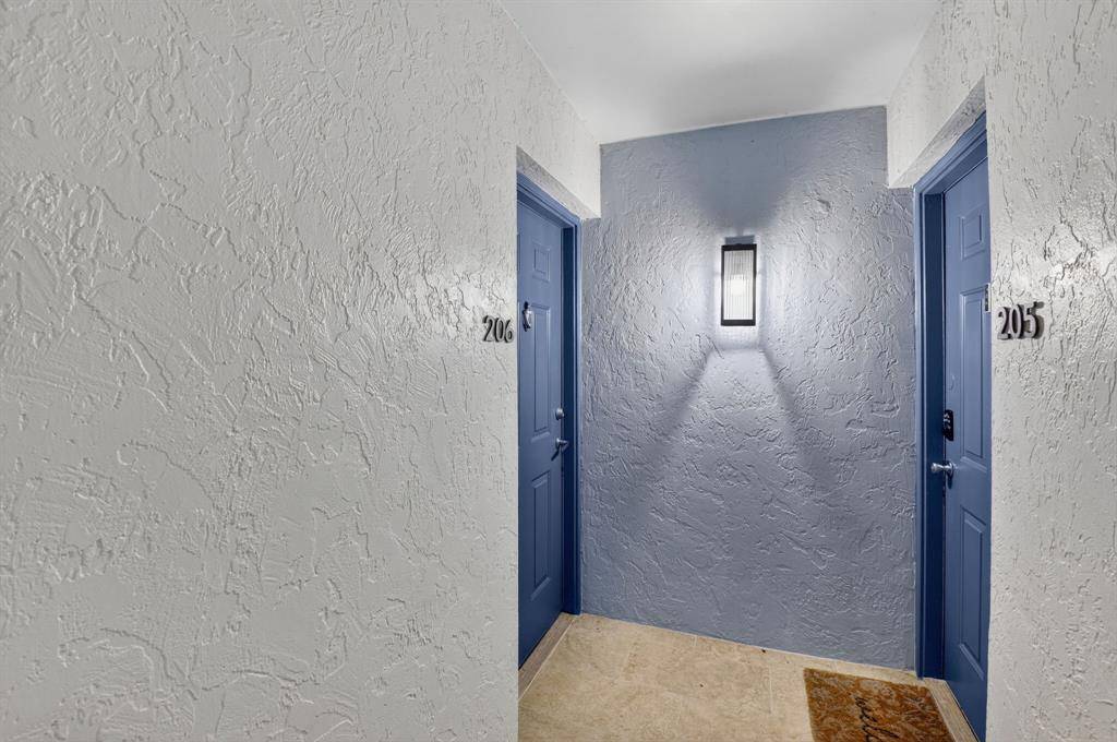 Boca Raton, FL 33496,3237 Clint Moore Rd #206