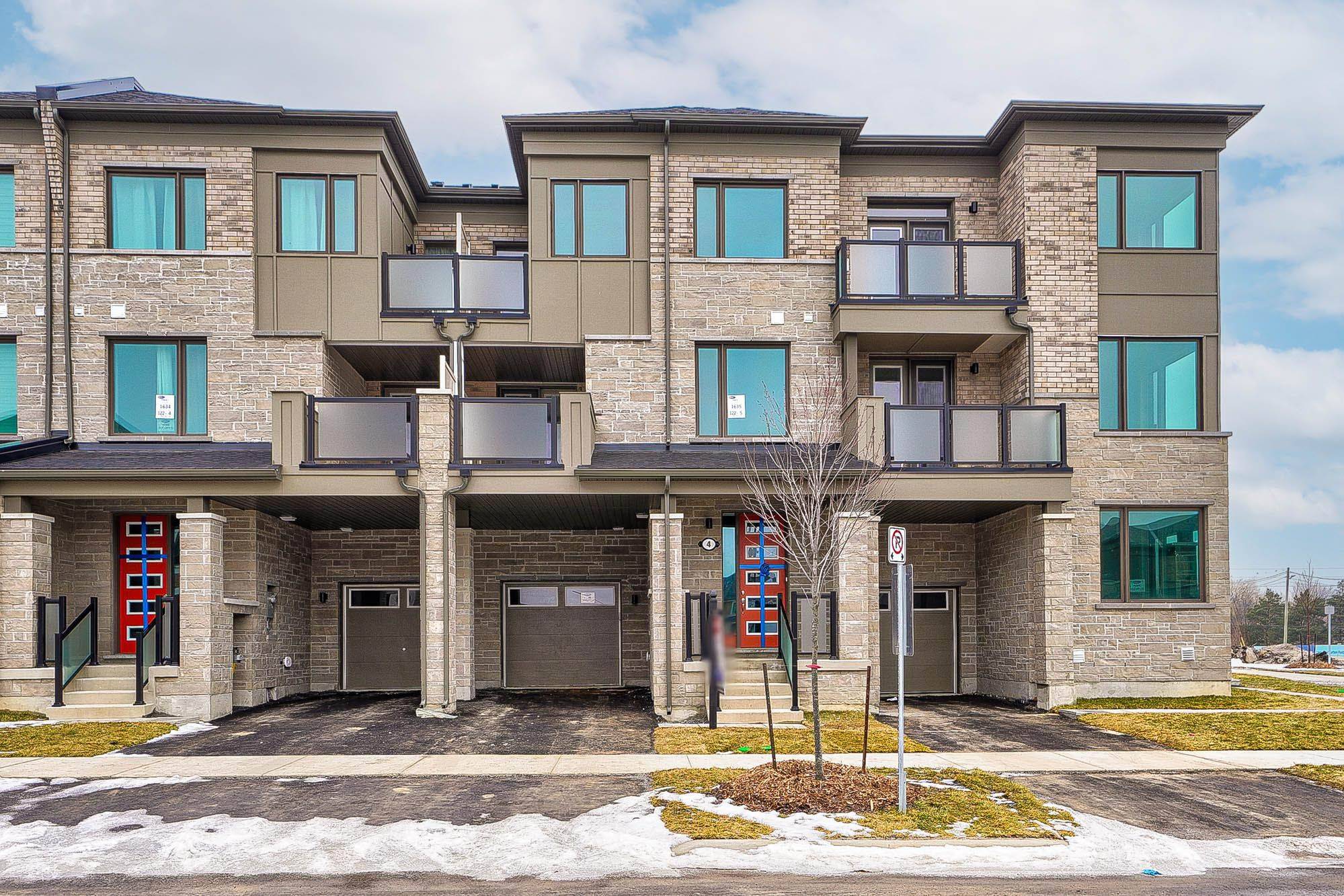 Markham, ON L6C 3L1,4 Thomas Frisby Jr. CRES