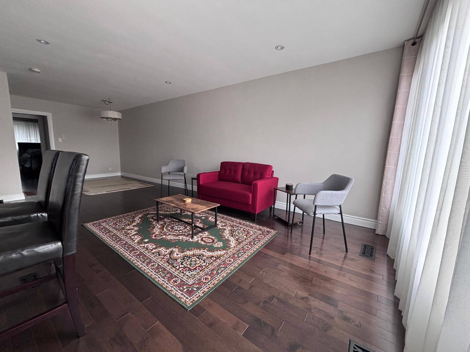 Richmond Hill, ON L4C 3H1,295 Blue Grass BLVD