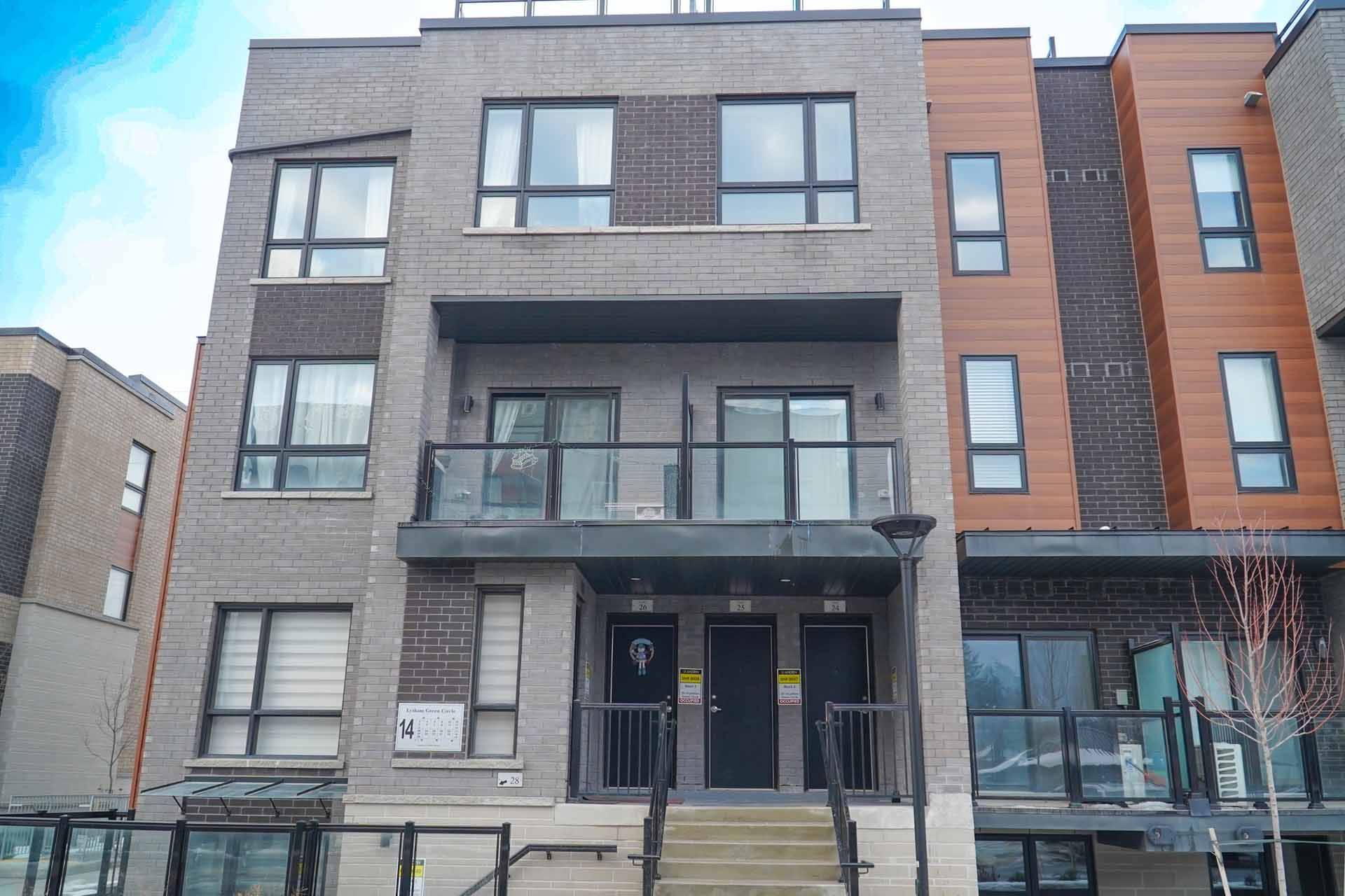 Newmarket, ON L3Y 0H3,14 Lytham Green CIR #24