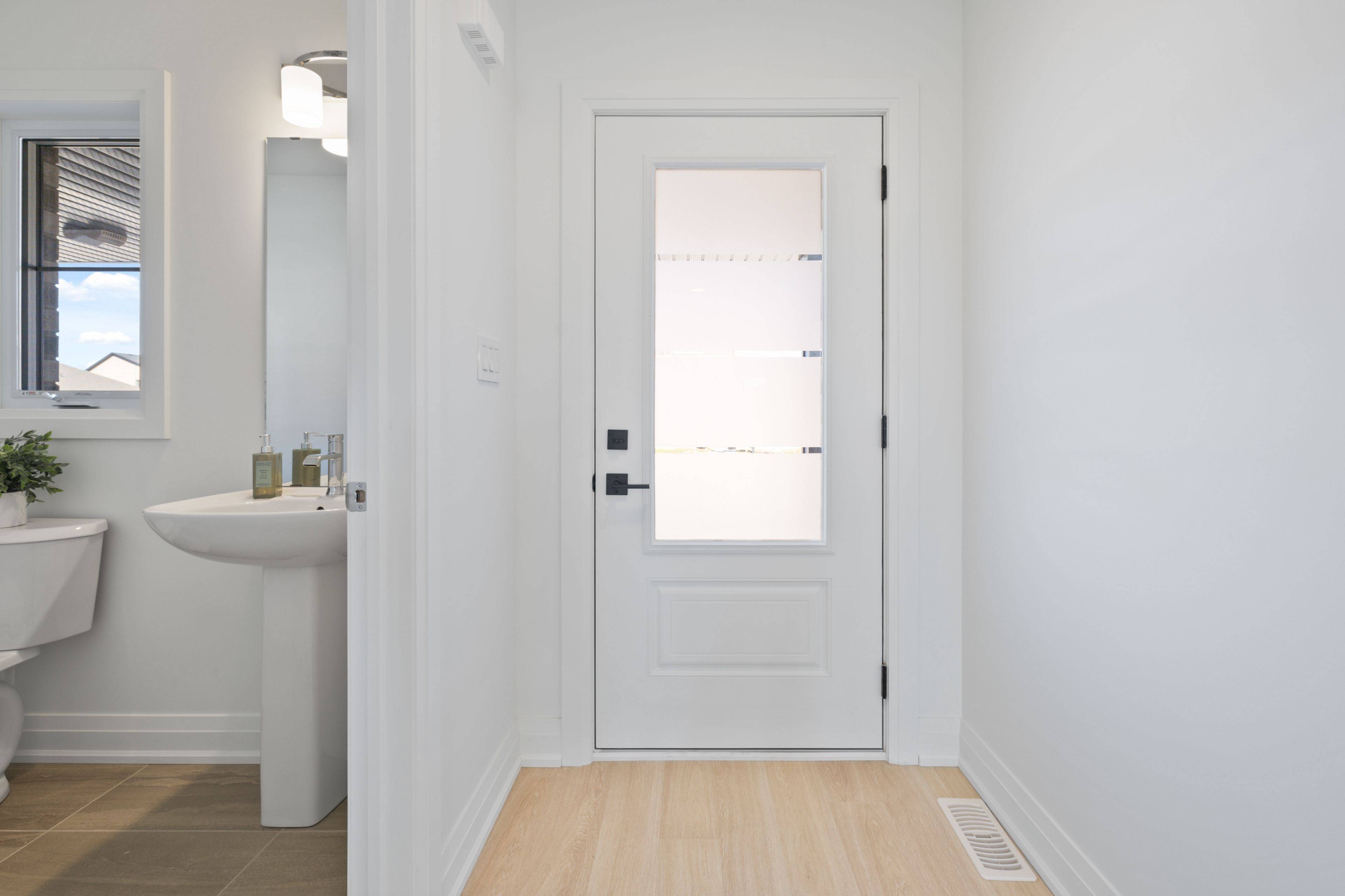 Collingwood, ON L9Y 2L3,30 Swain CRES