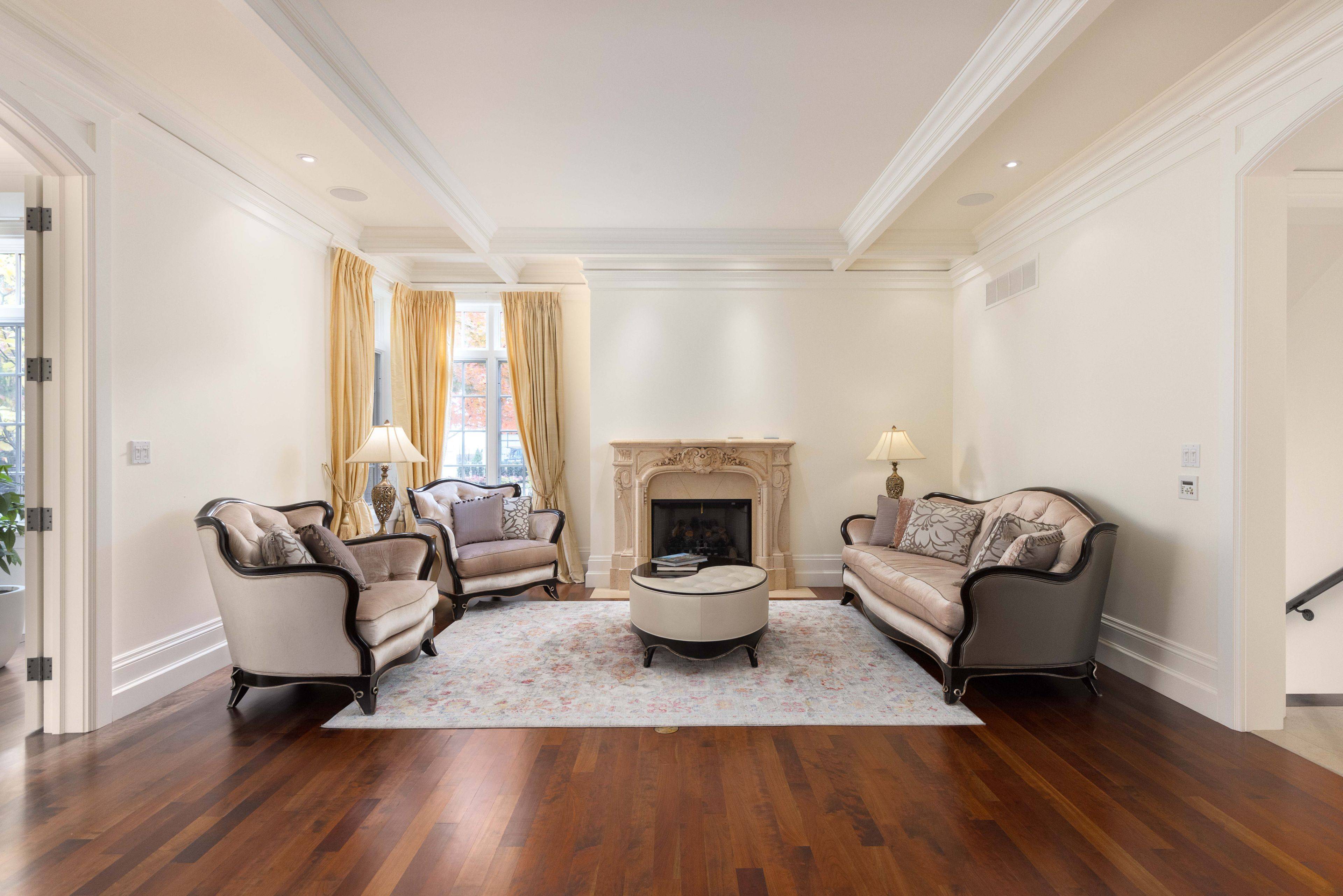 Oakville, ON L6J 1A9,1081 Argyle DR