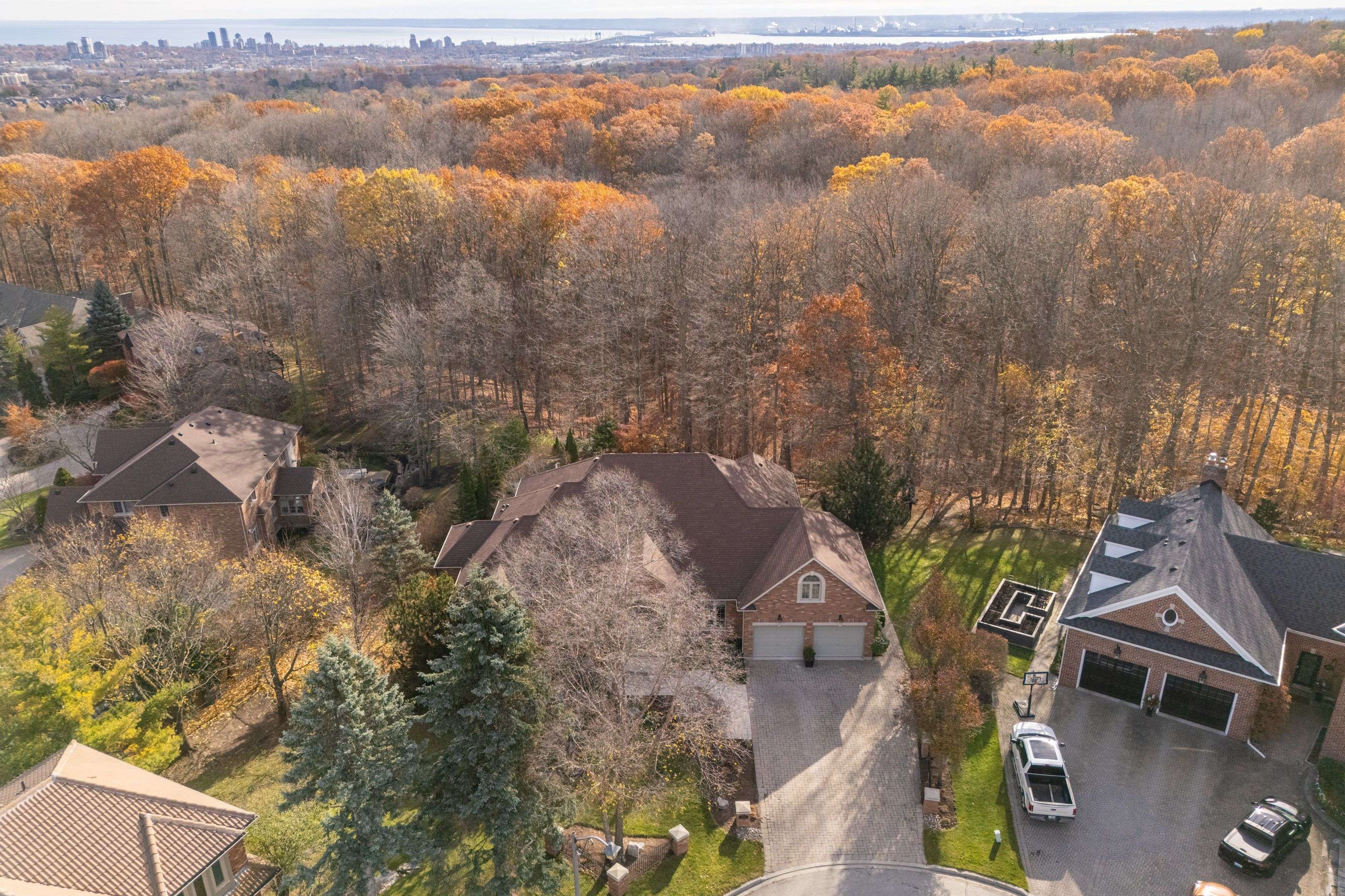 Burlington, ON L7P 4V9,1285 Beaufort DR