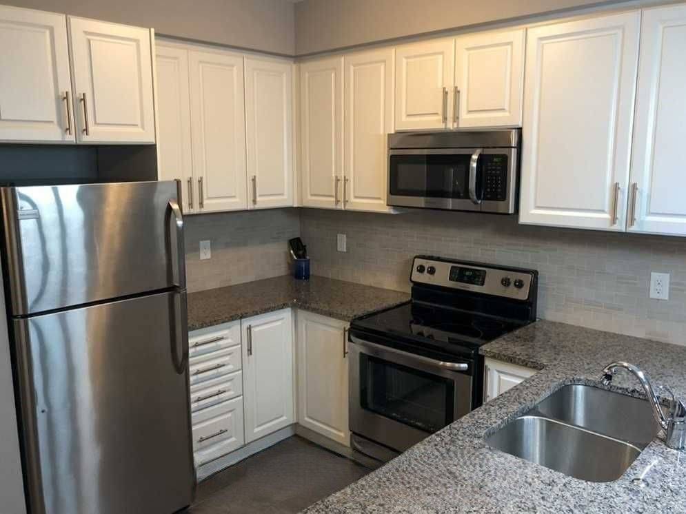 Oakville, ON L6H 0L2,263 Georgian DR #208