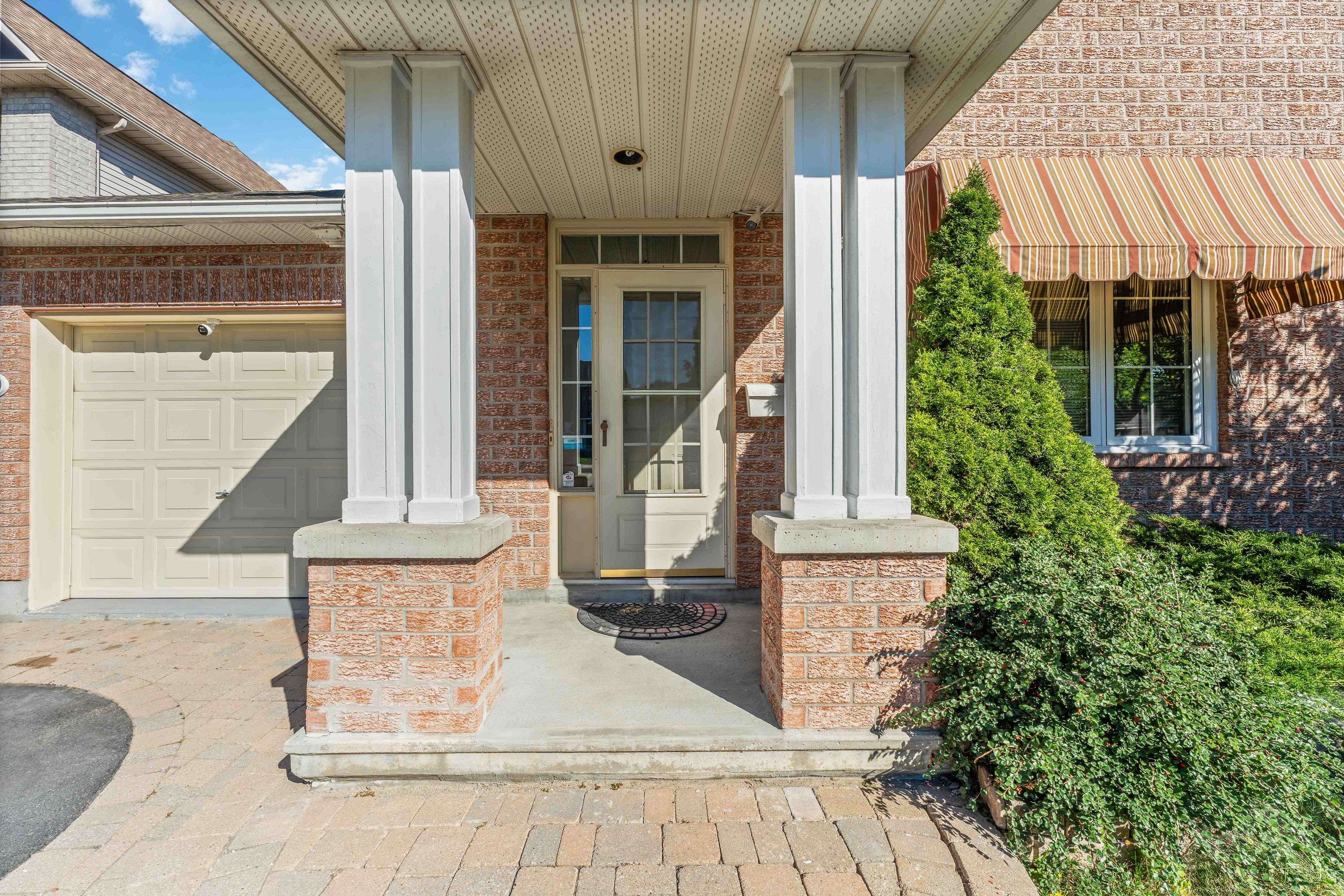 Kanata, ON K2M 2S1,160 Grassy Plains DR