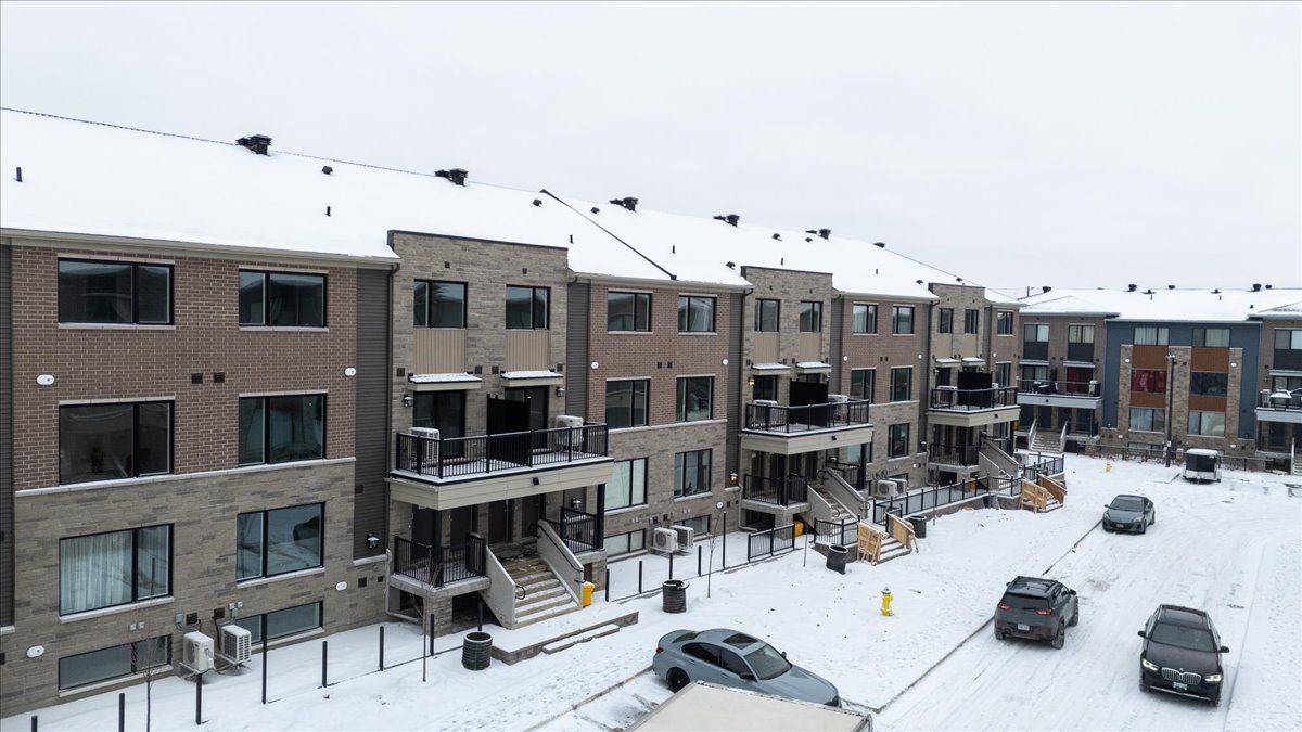 Kanata, ON K2T 0T1,1255 Creekway Private