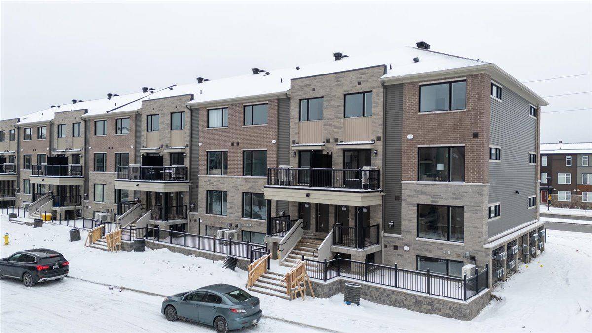 Kanata, ON K2T 0T1,1255 Creekway Private