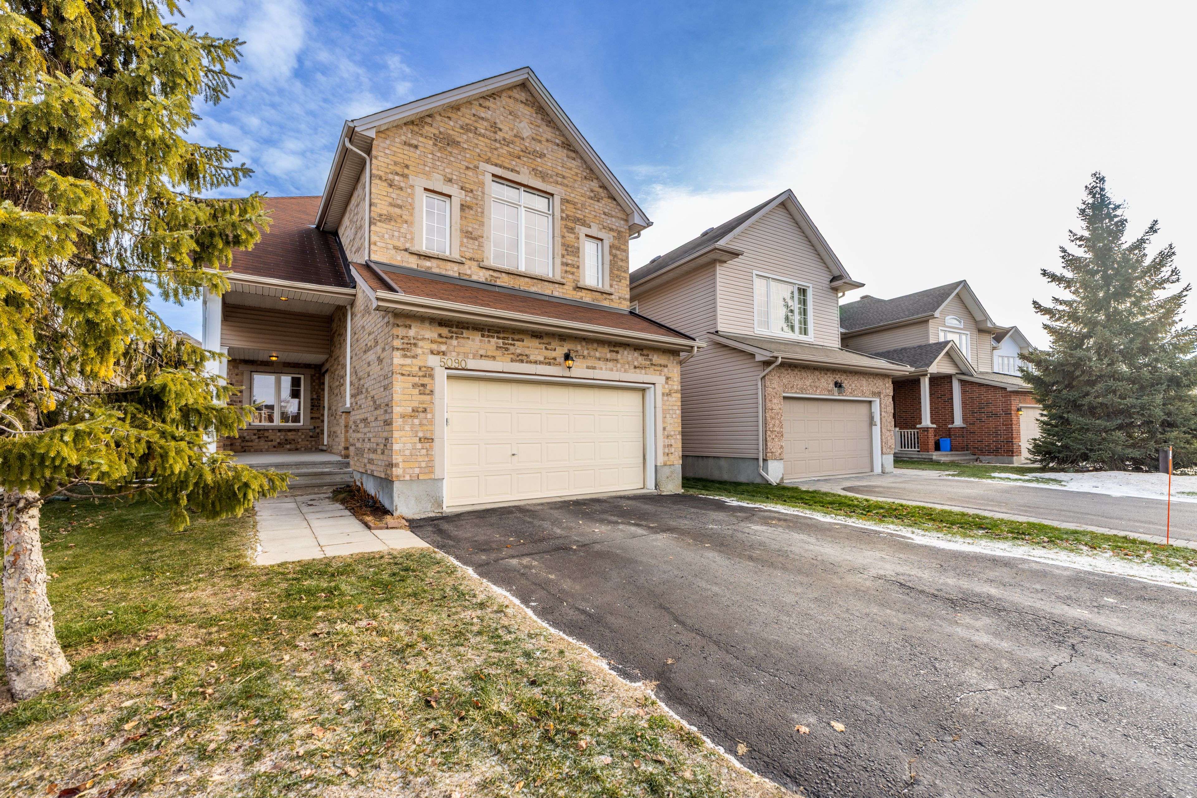 Blossom Park - Airport And Area, ON K1V 2K2,5090 North Bluff DR