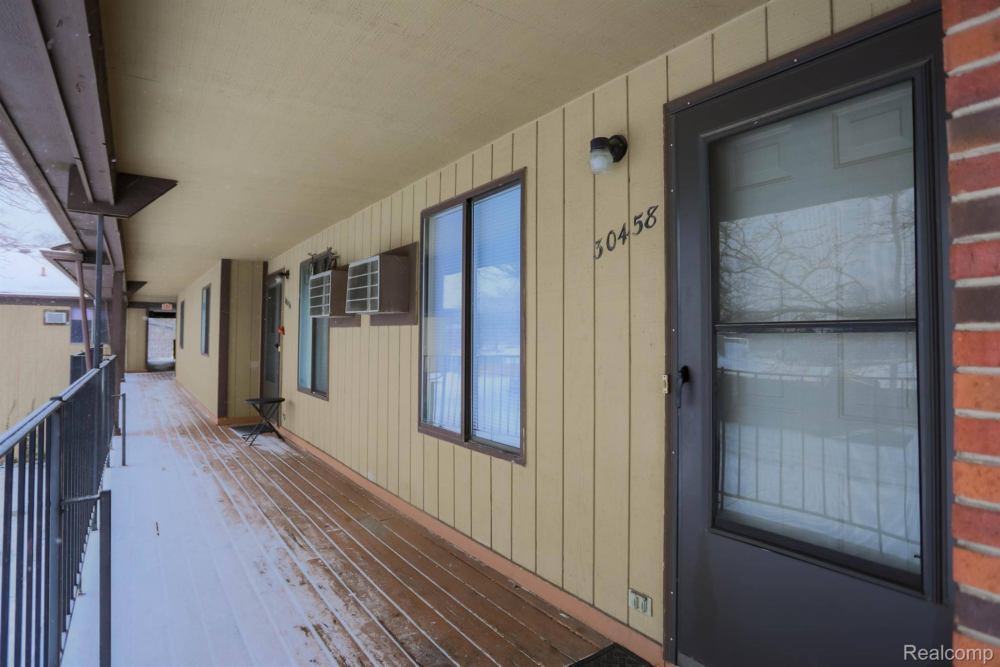 Roseville, MI 48066,30458 UTICA RD