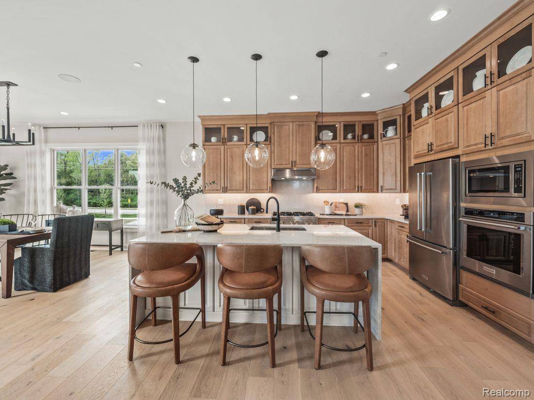 Commerce Twp, MI 48382,2413 PROVENCAL DR