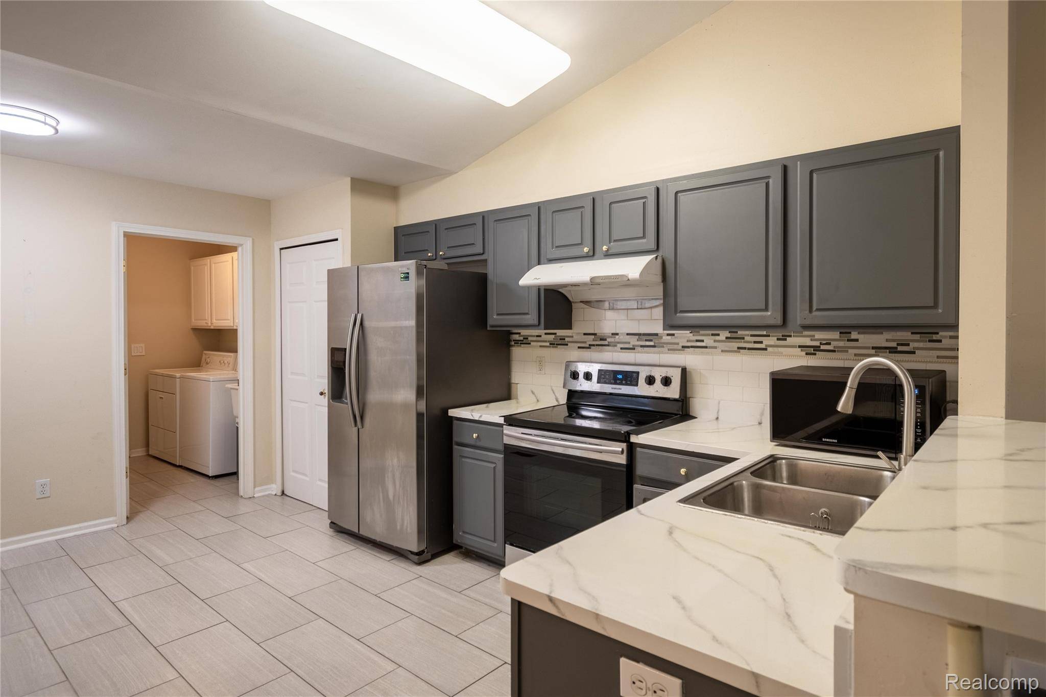 Sterling Heights, MI 48314,41063 Millbrook DR