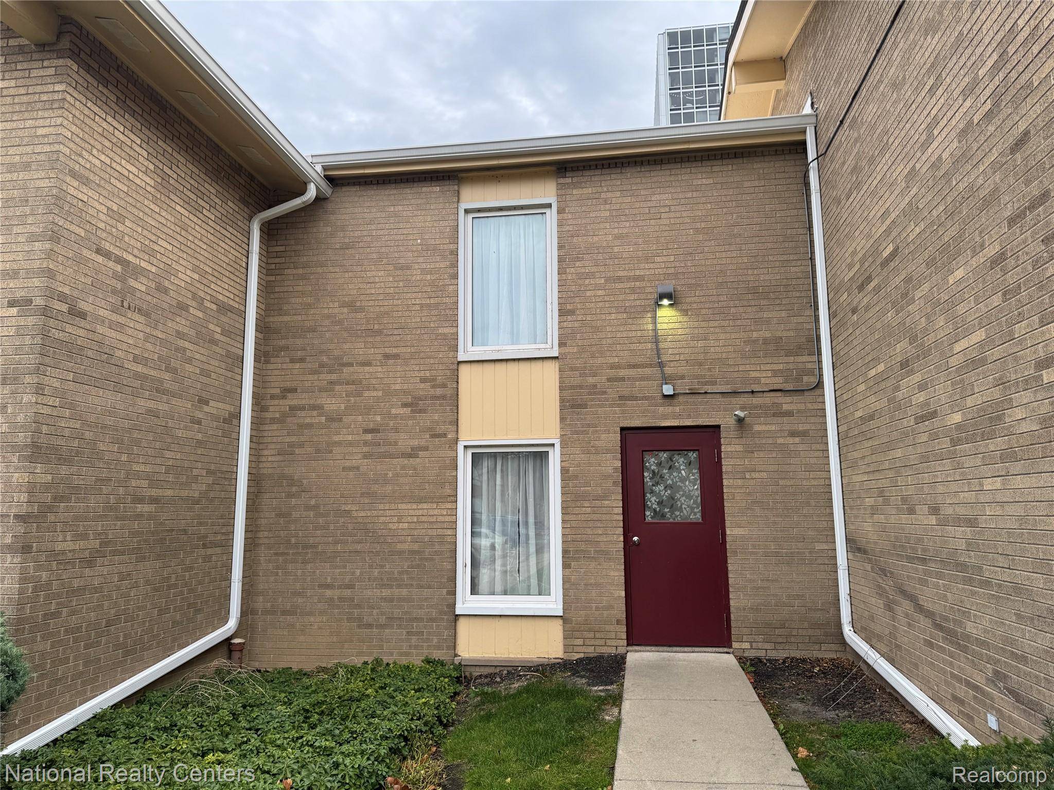 Detroit, MI 48027,1550 Cherboneau PL #201