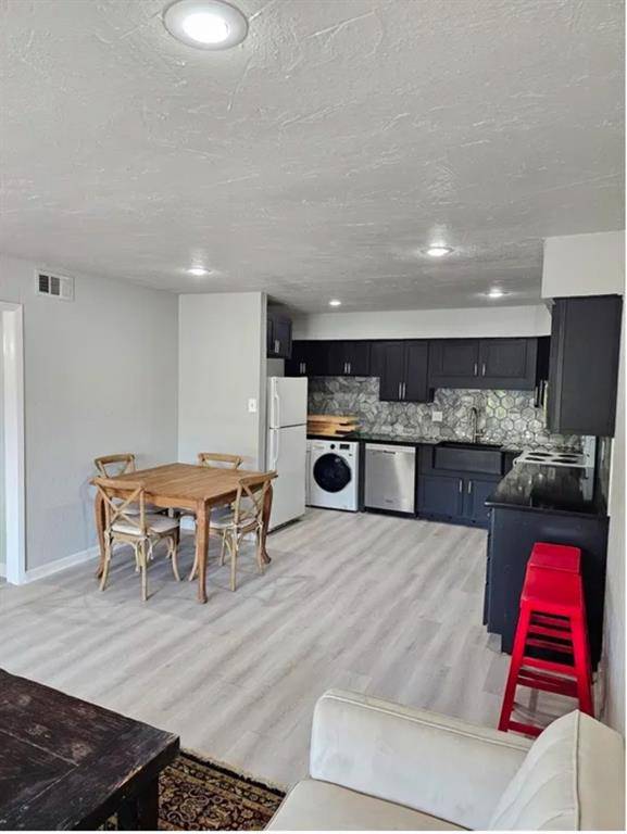 Dallas, TX 75235,5303 Fleetwood Oaks Avenue #278