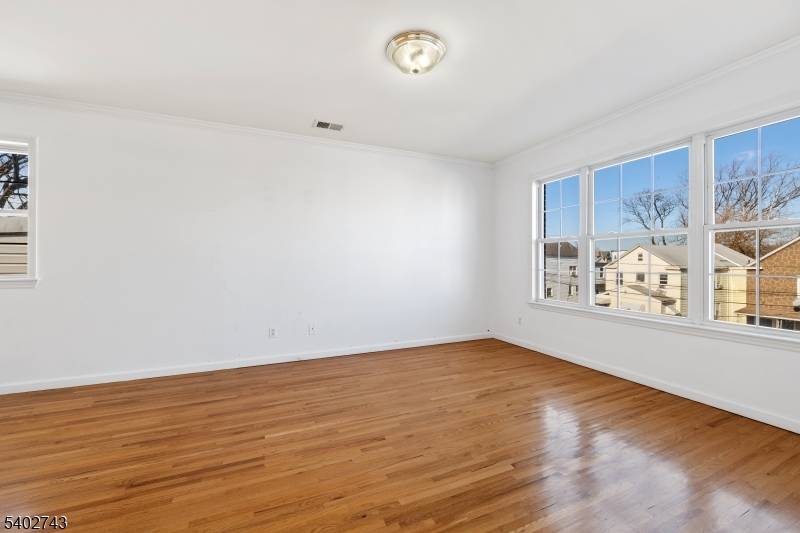 Elizabeth City, NJ 07201,1020 Laura St #2