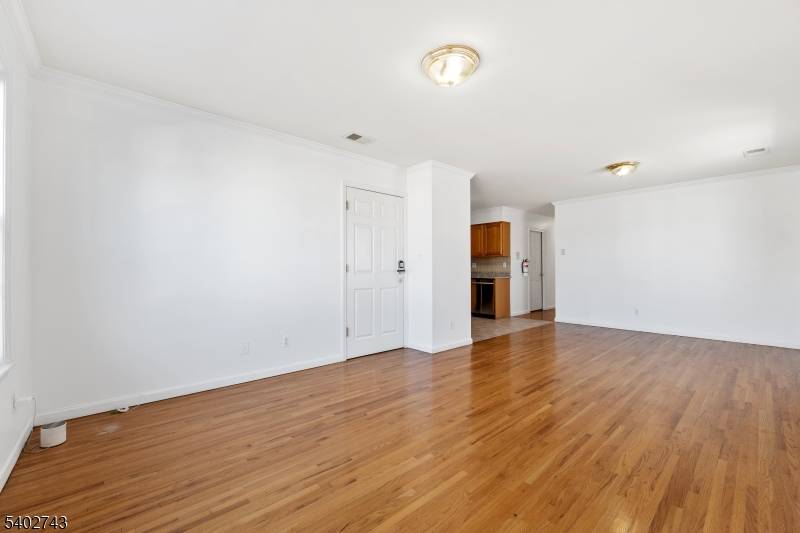 Elizabeth City, NJ 07201,1020 Laura St #2