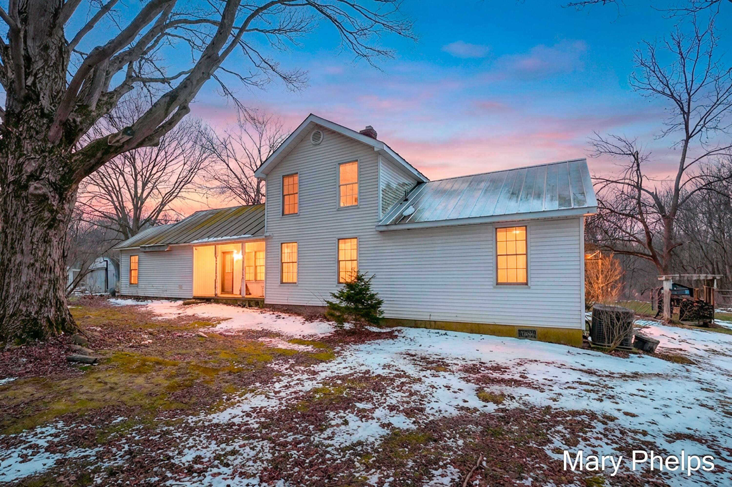 Allegan, MI 49010,238 41st ST