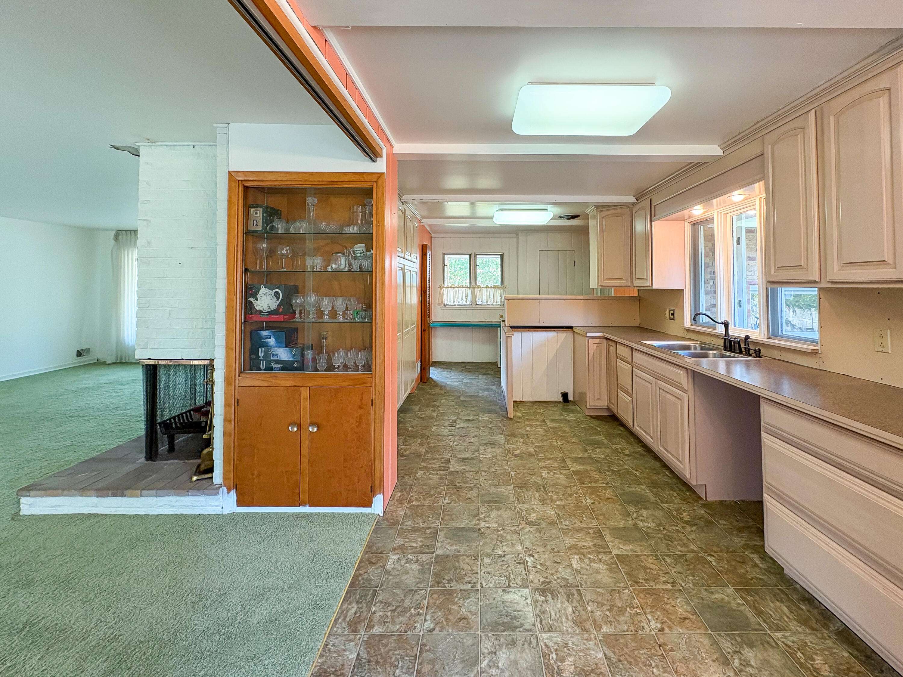 Norton Shores, MI 49441,873 Hendrick RD