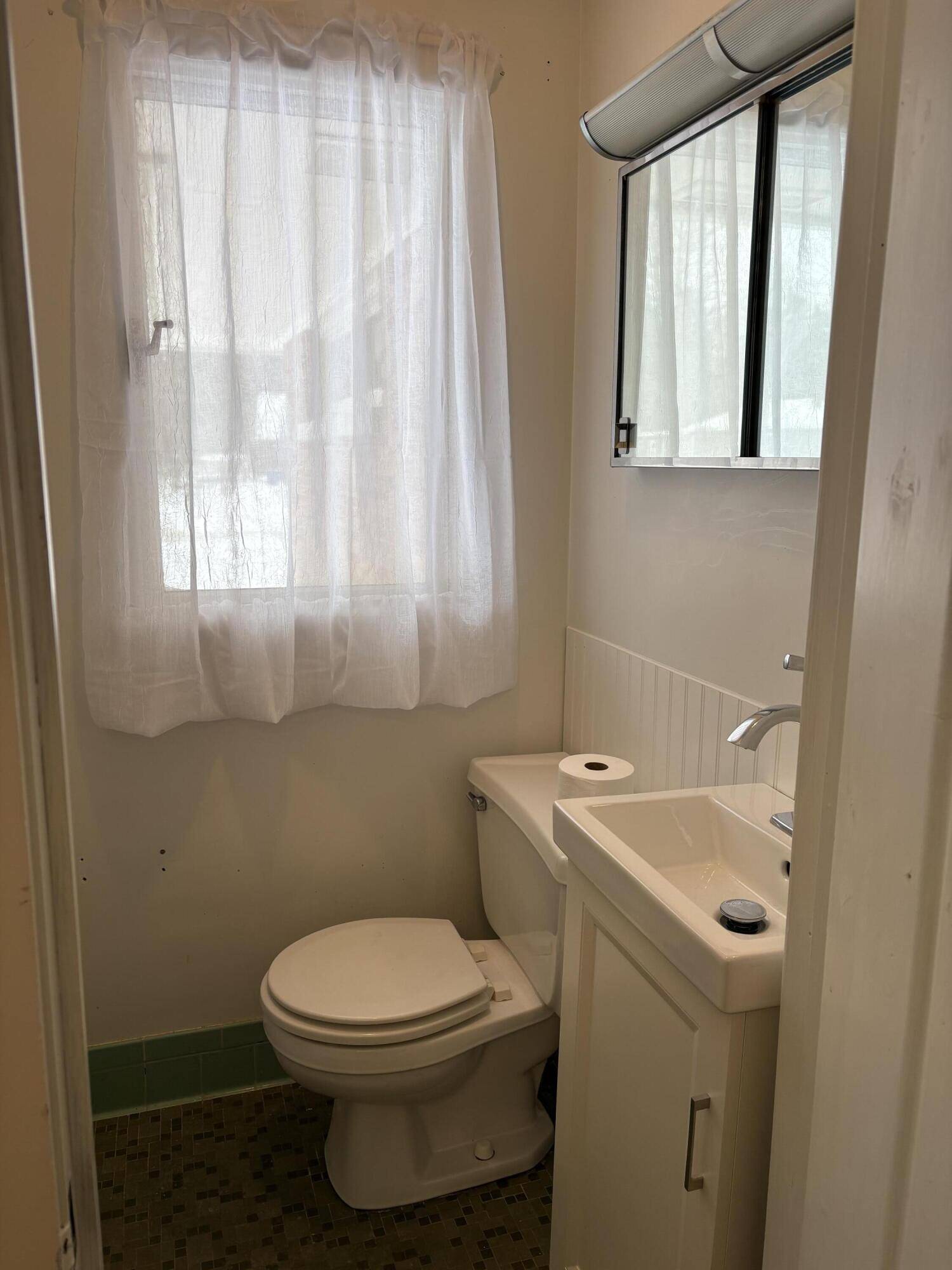 Norton Shores, MI 49441,873 Hendrick RD