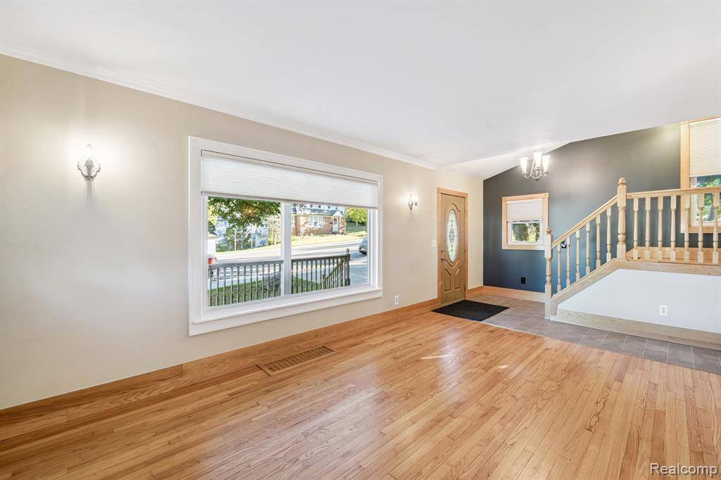 Brighton, MI 48116,624 E Main ST