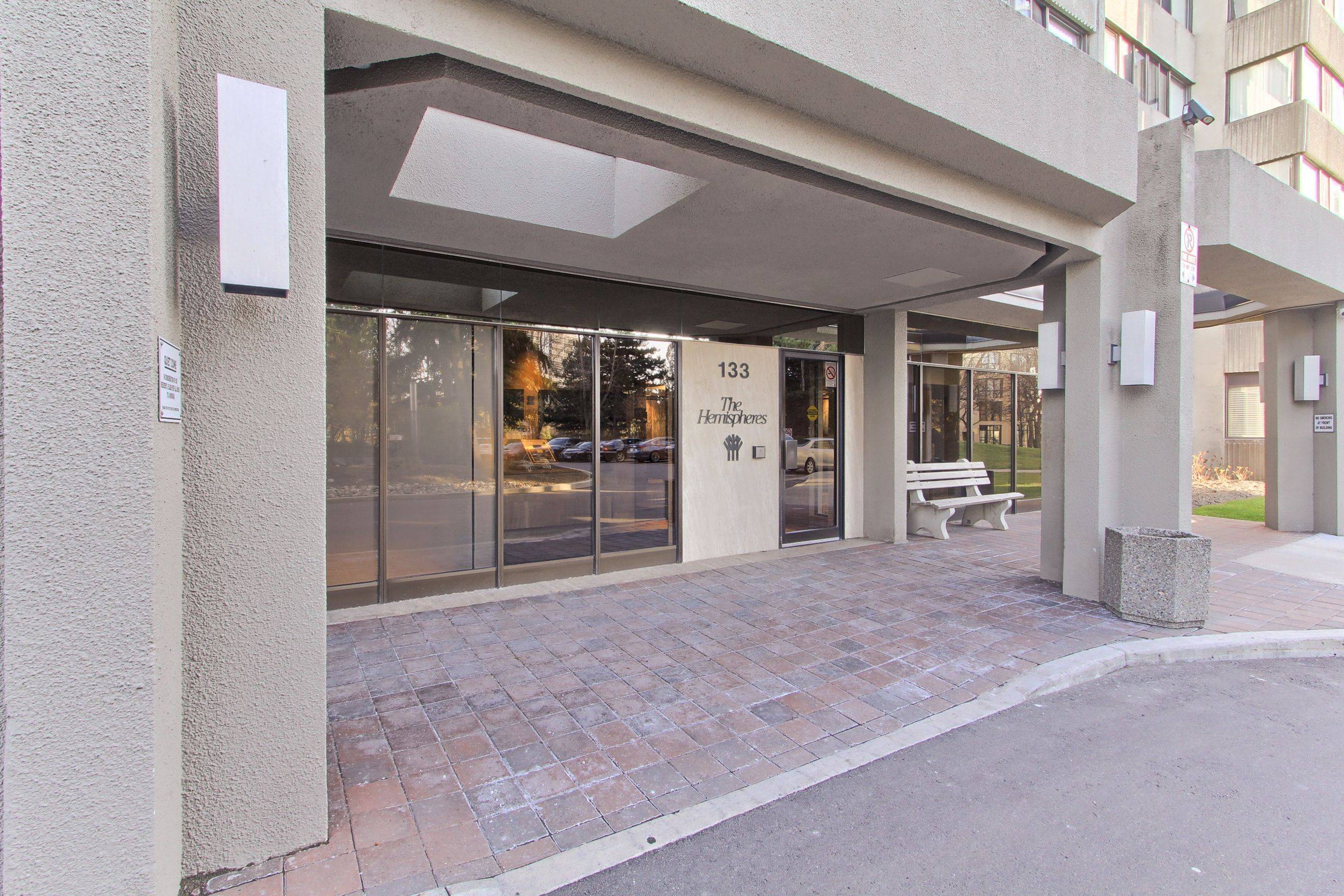 Toronto C07, ON M2R 3T2,133 Torresdale AVE #2404