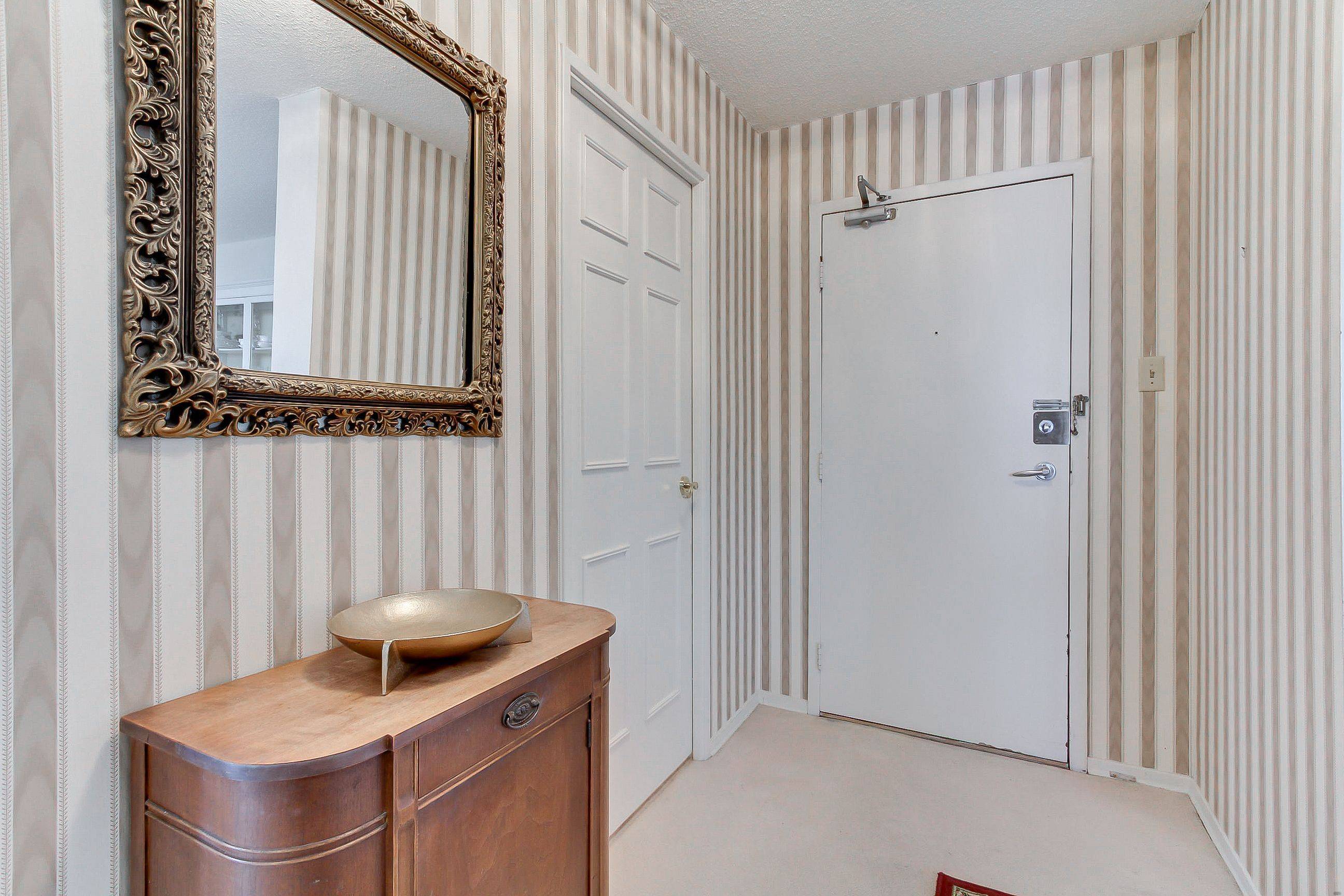 Toronto C07, ON M2R 3T2,133 Torresdale AVE #2404