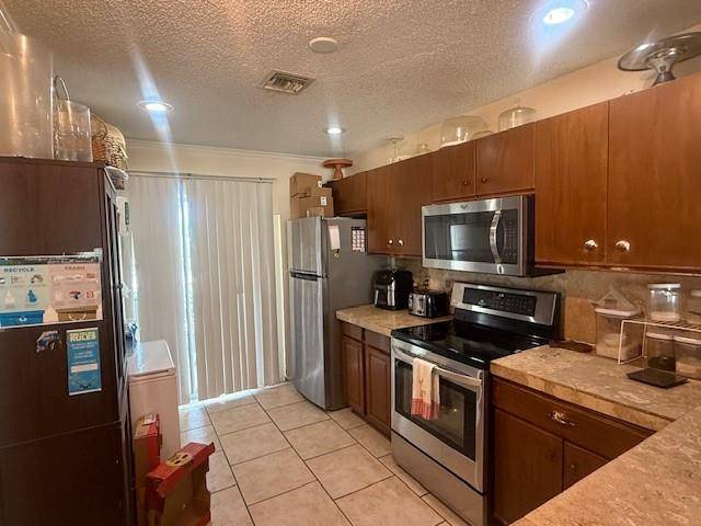 Deerfield Beach, FL 33064,795 Crystal Lake Dr #795