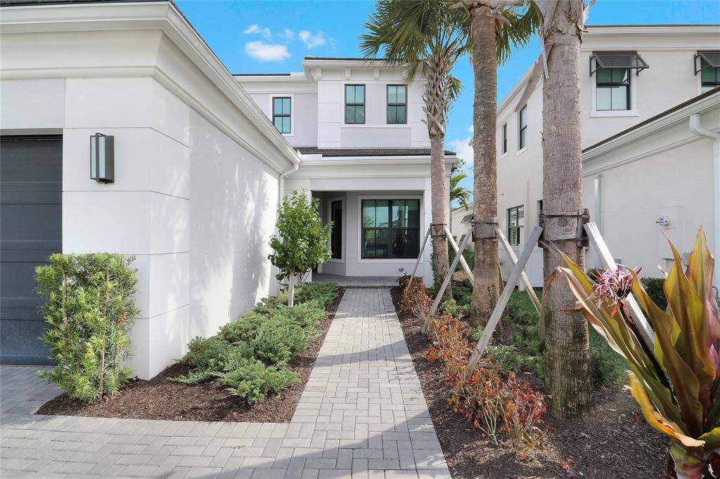 Palm Beach Gardens, FL 33418,13158 Artisan Circle