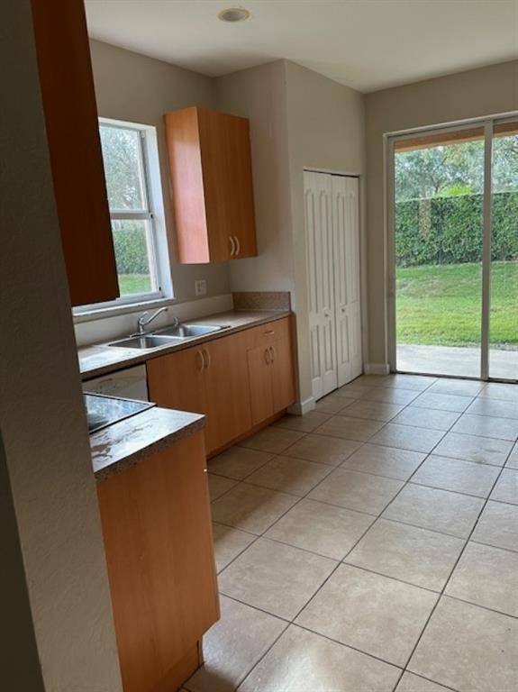 Homestead, FL 33033,1008 NE 39th Ave