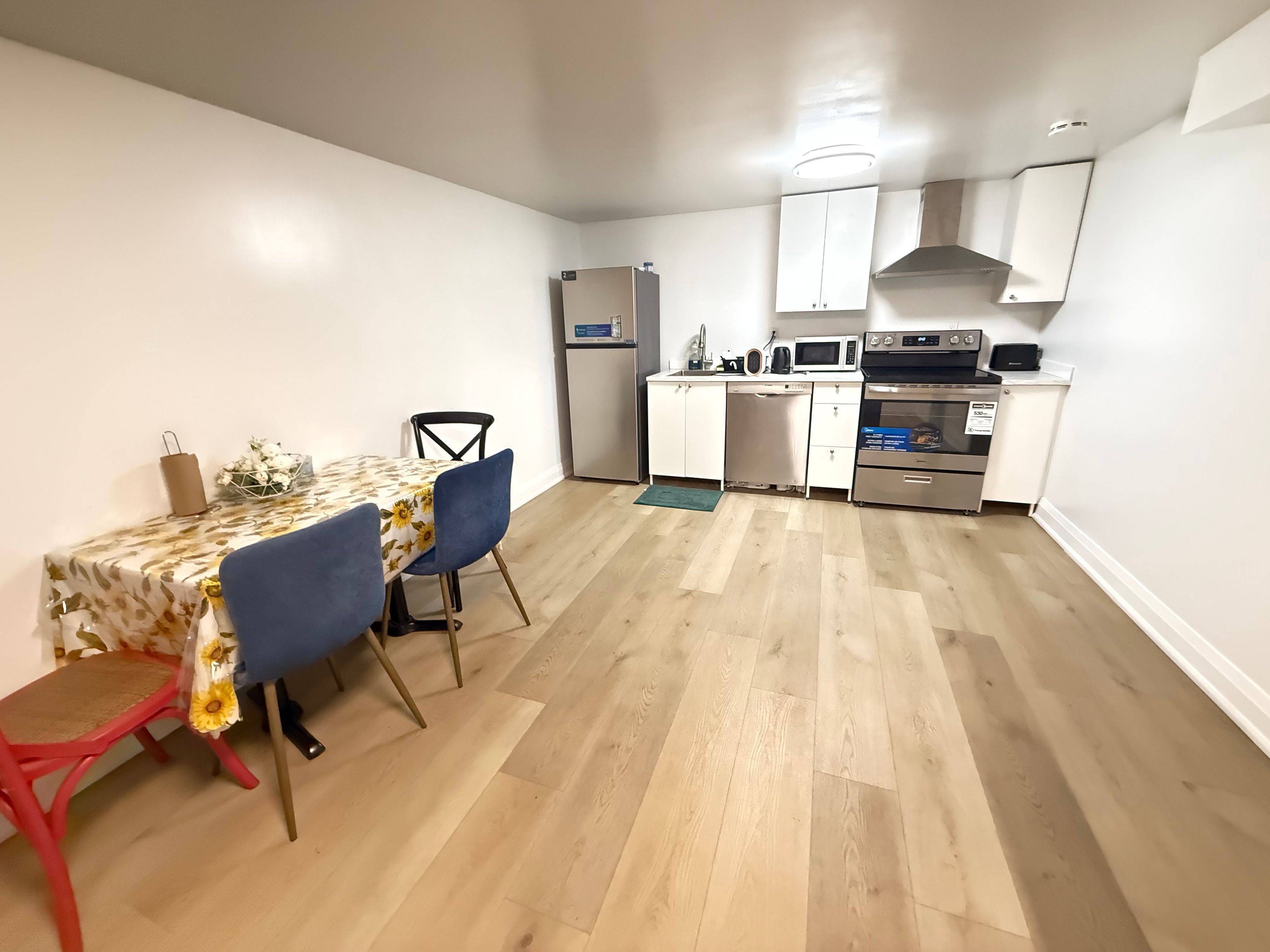 Richmond Hill, ON L4C 5C9,Address not disclosed