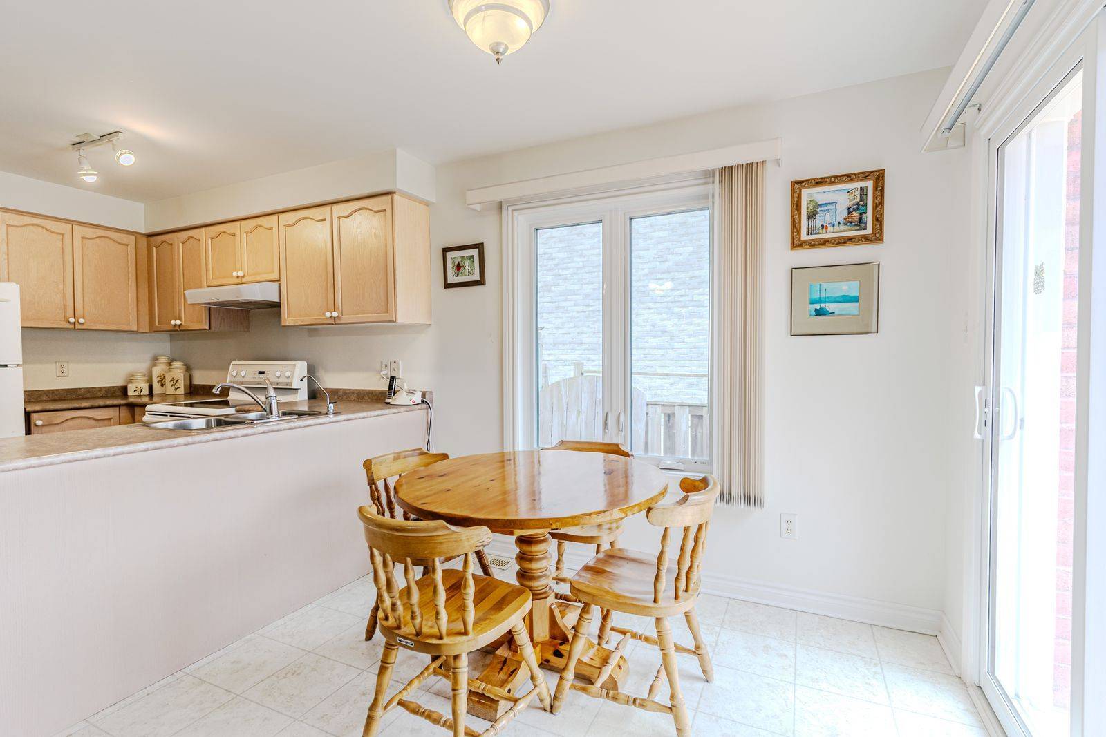 Barrie, ON L4M 6R8,43 Cheltenham RD