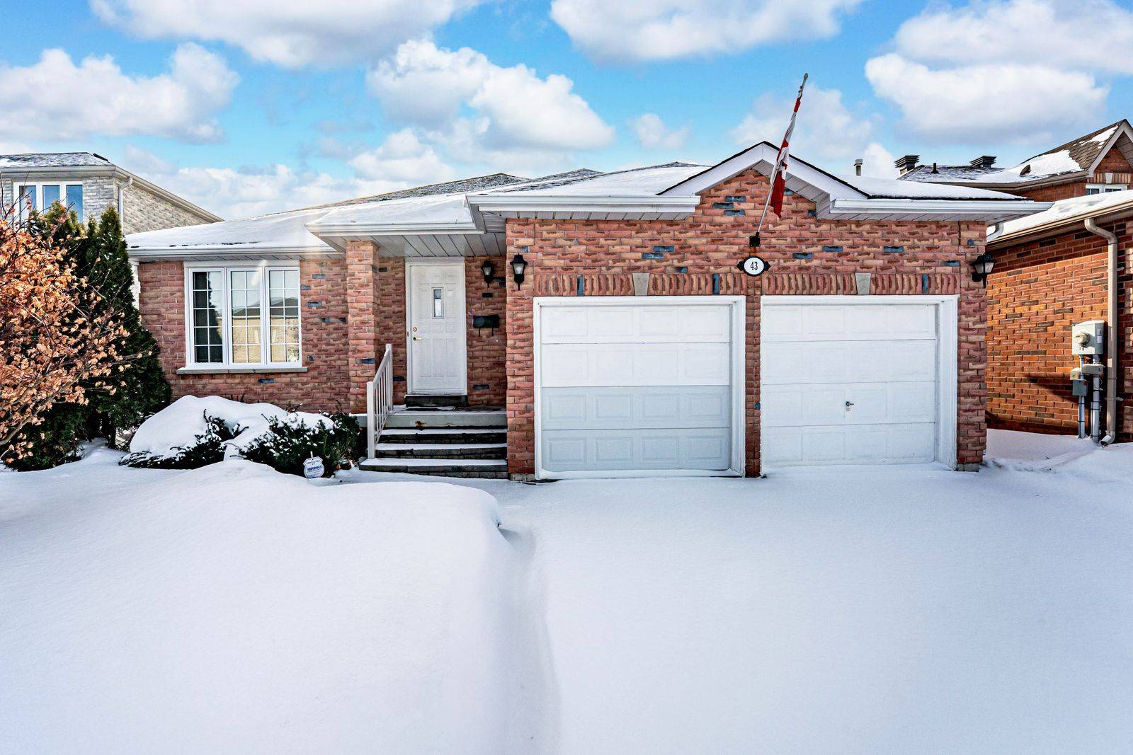 Barrie, ON L4M 6R8,43 Cheltenham RD